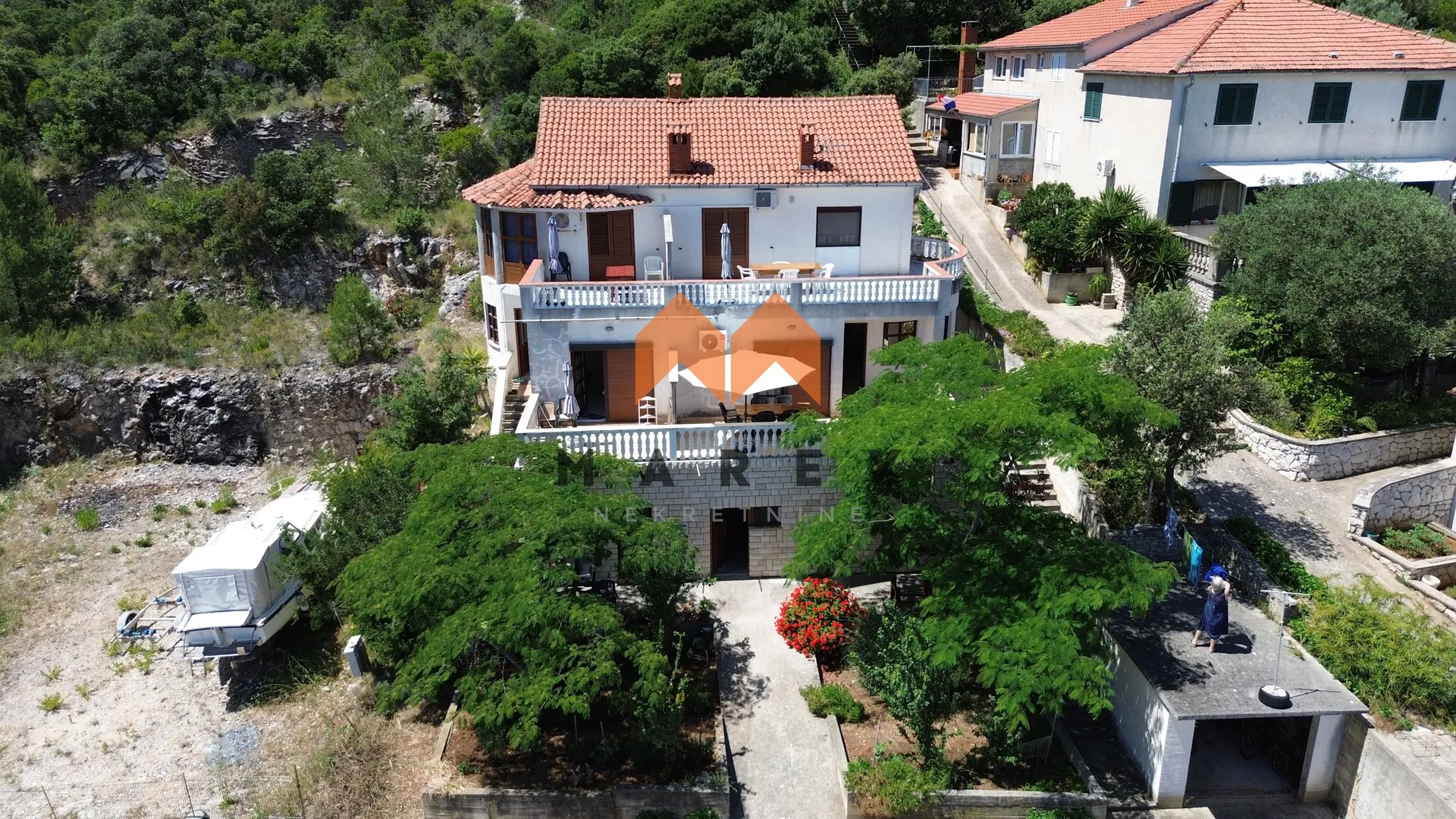 top lokacija-kuća uz more sa 4 apartmana i 1 studio - slika 5
