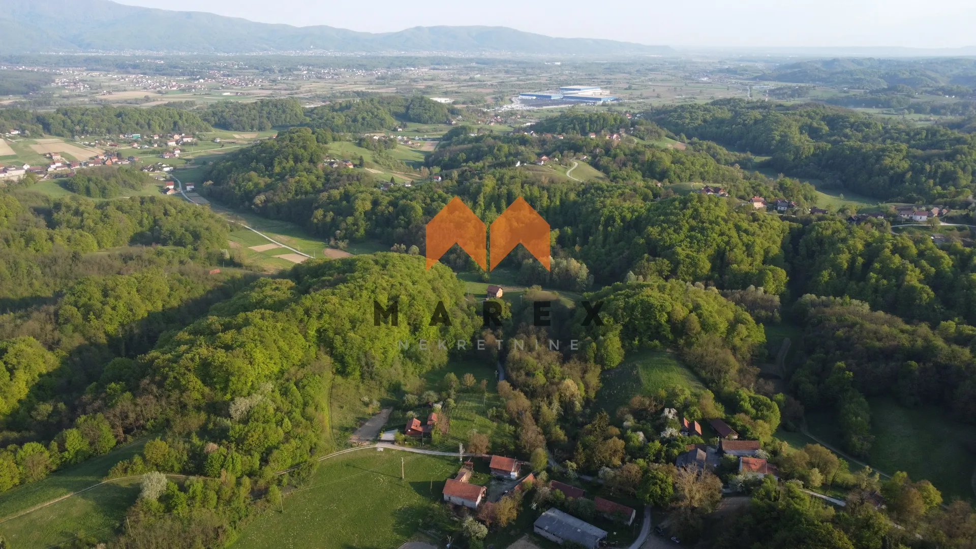 kuća 100 m2 + gospodarski objekt na parceli 2910 m2 - luka - slika 19