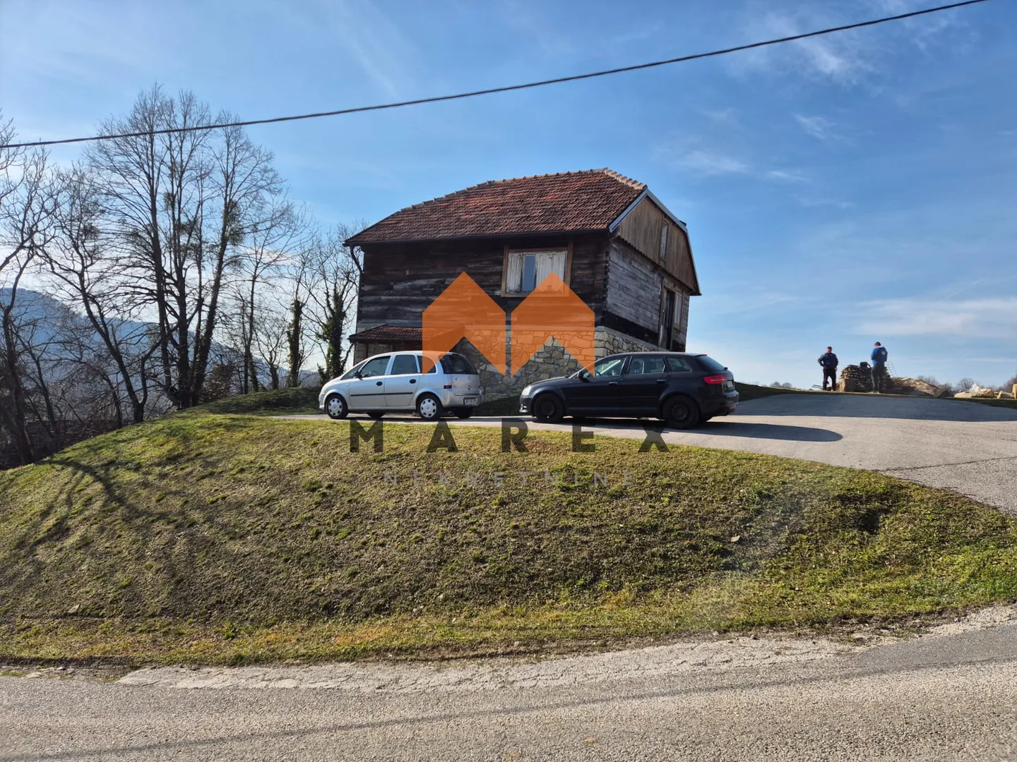 prekrasna kameno drvena kuća - slika 2