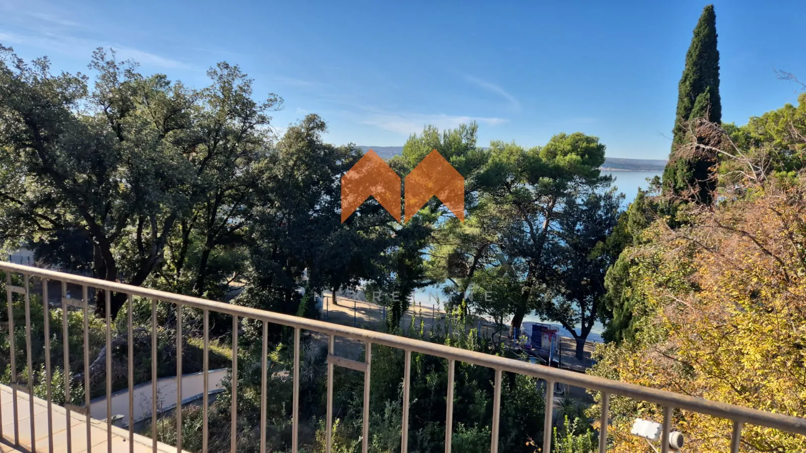 vila na ekskluzivnoj lokaciji - slika 25