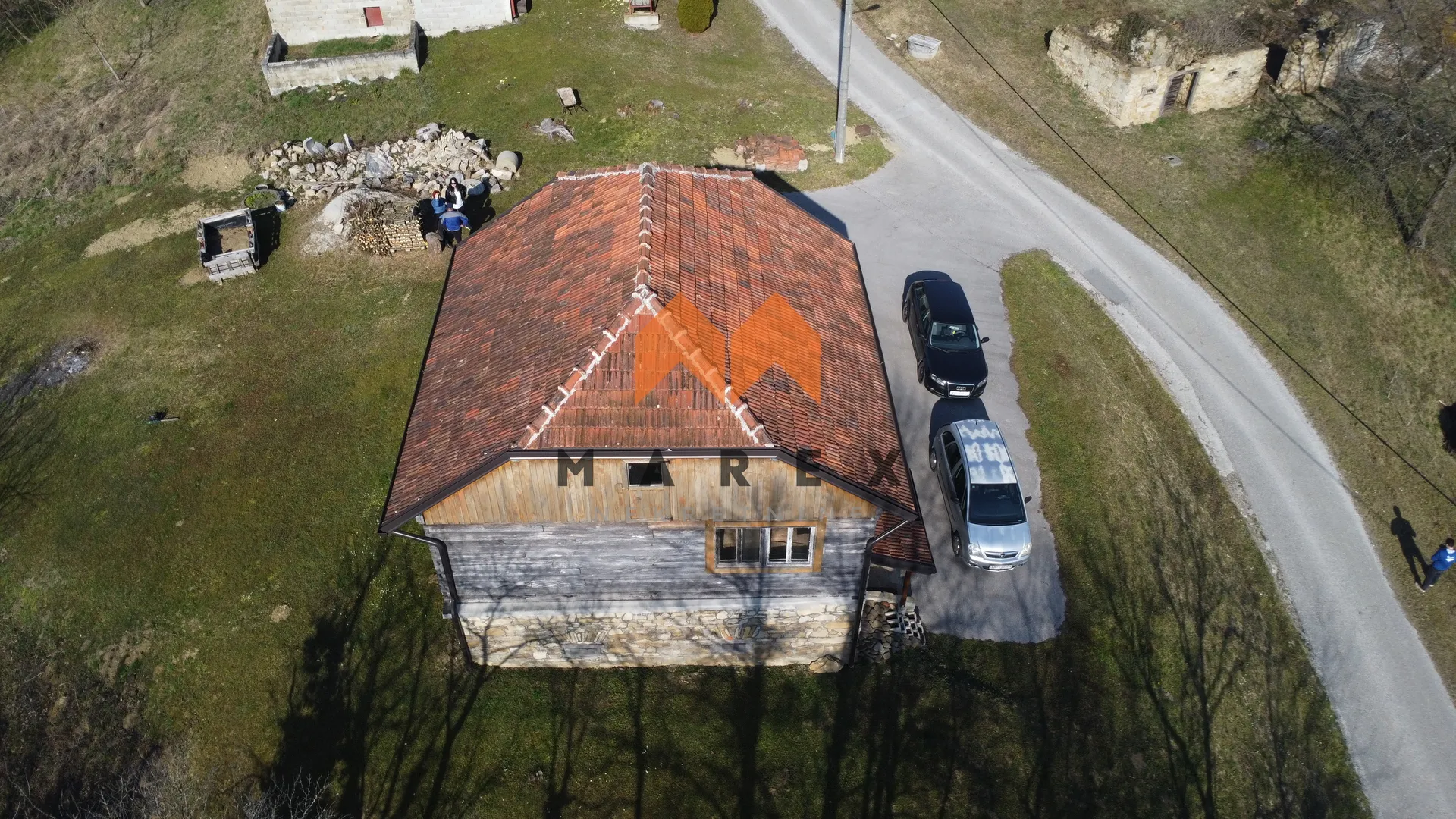 prekrasna kameno drvena kuća - slika 28