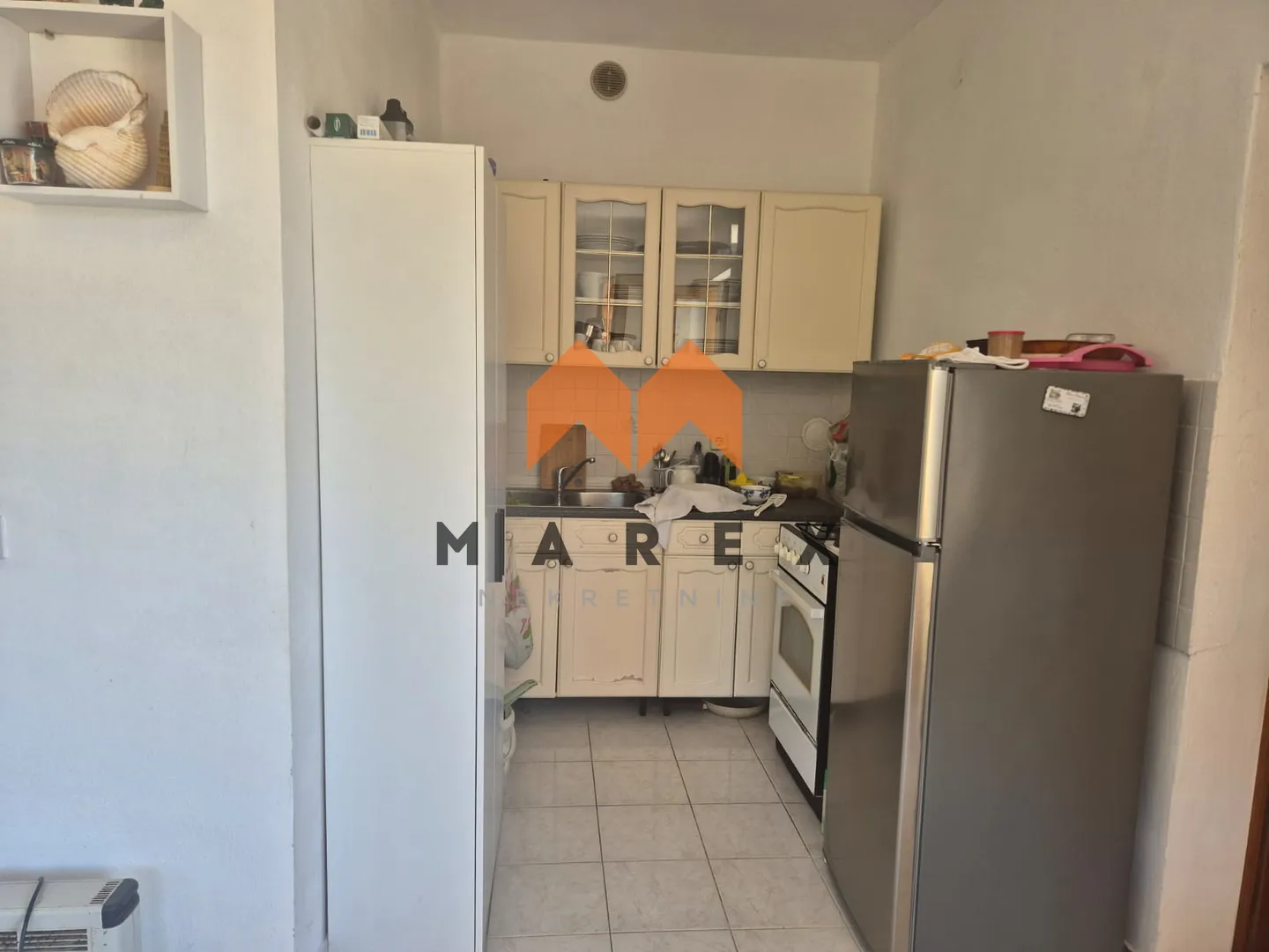 top lokacija-kuća uz more sa 4 apartmana i 1 studio - slika 27