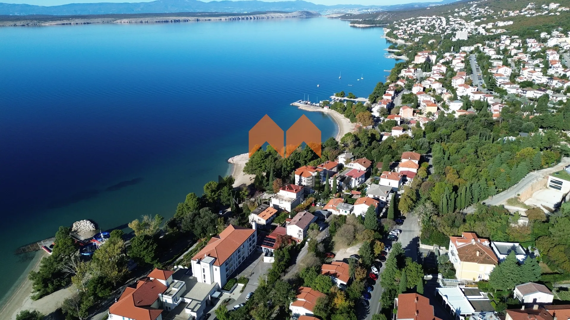 vila na ekskluzivnoj lokaciji - slika 17