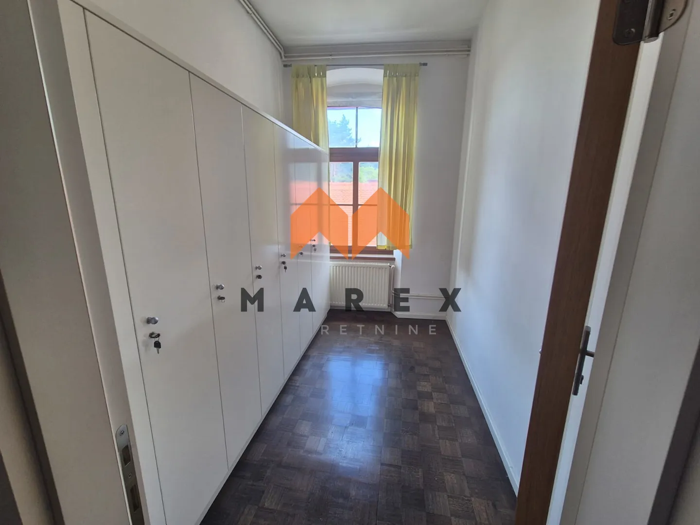 poslovan prostor- 70 m2 sa dva sanitarna čvora - slika 3