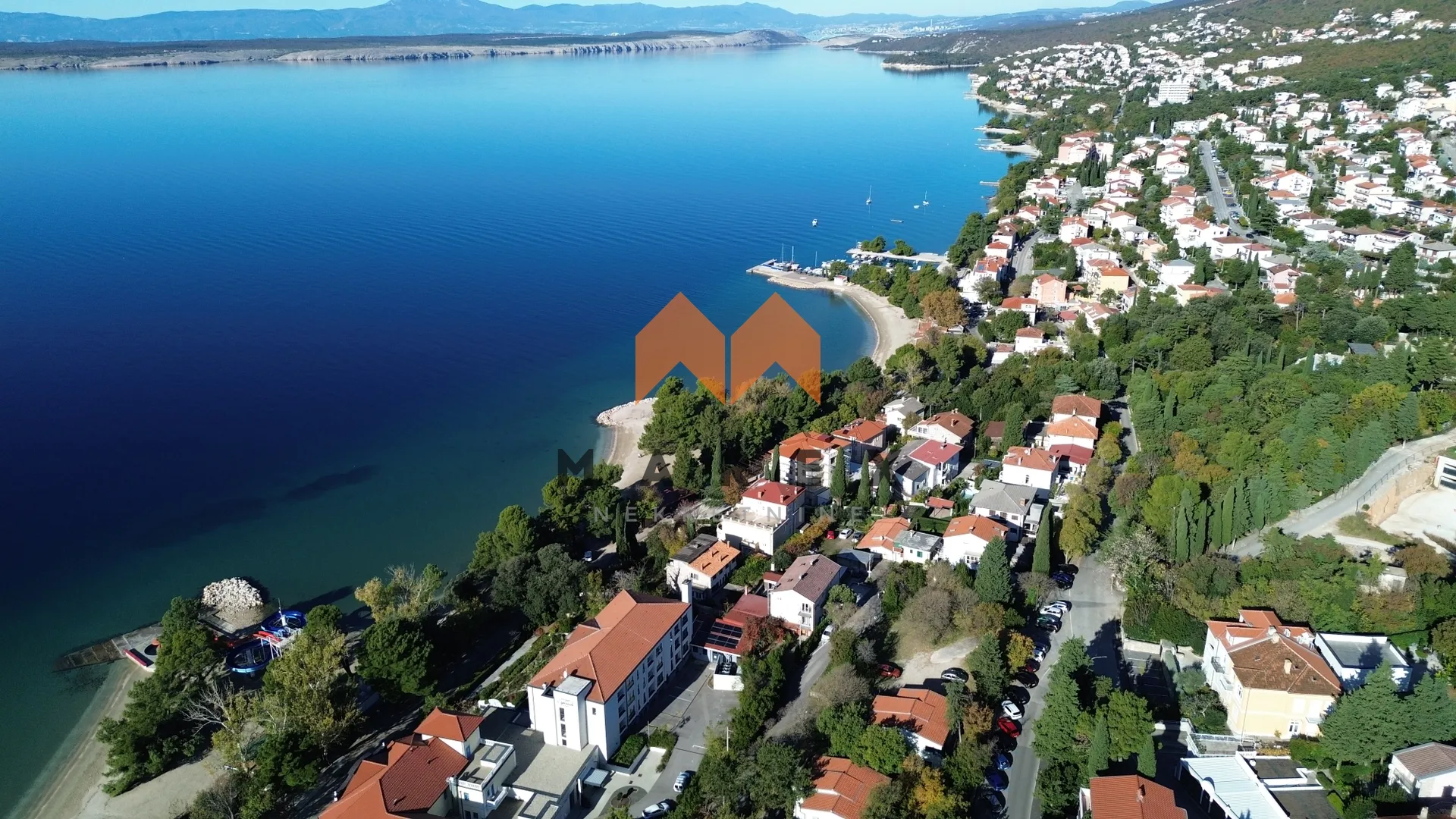vila na ekskluzivnoj lokaciji - slika 16