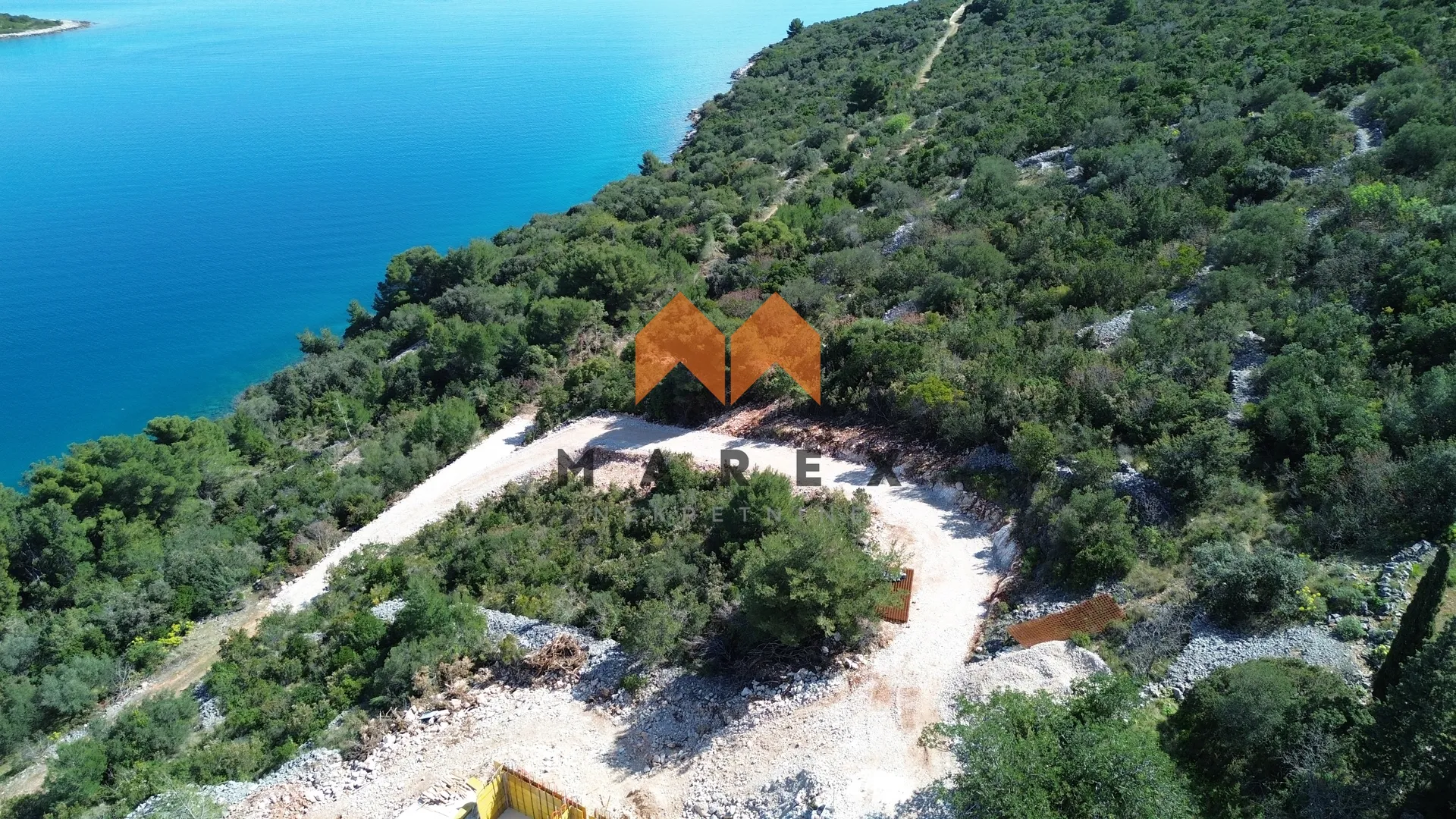 atraktivno građevinsko zemljište 90 m od mora - slika 4