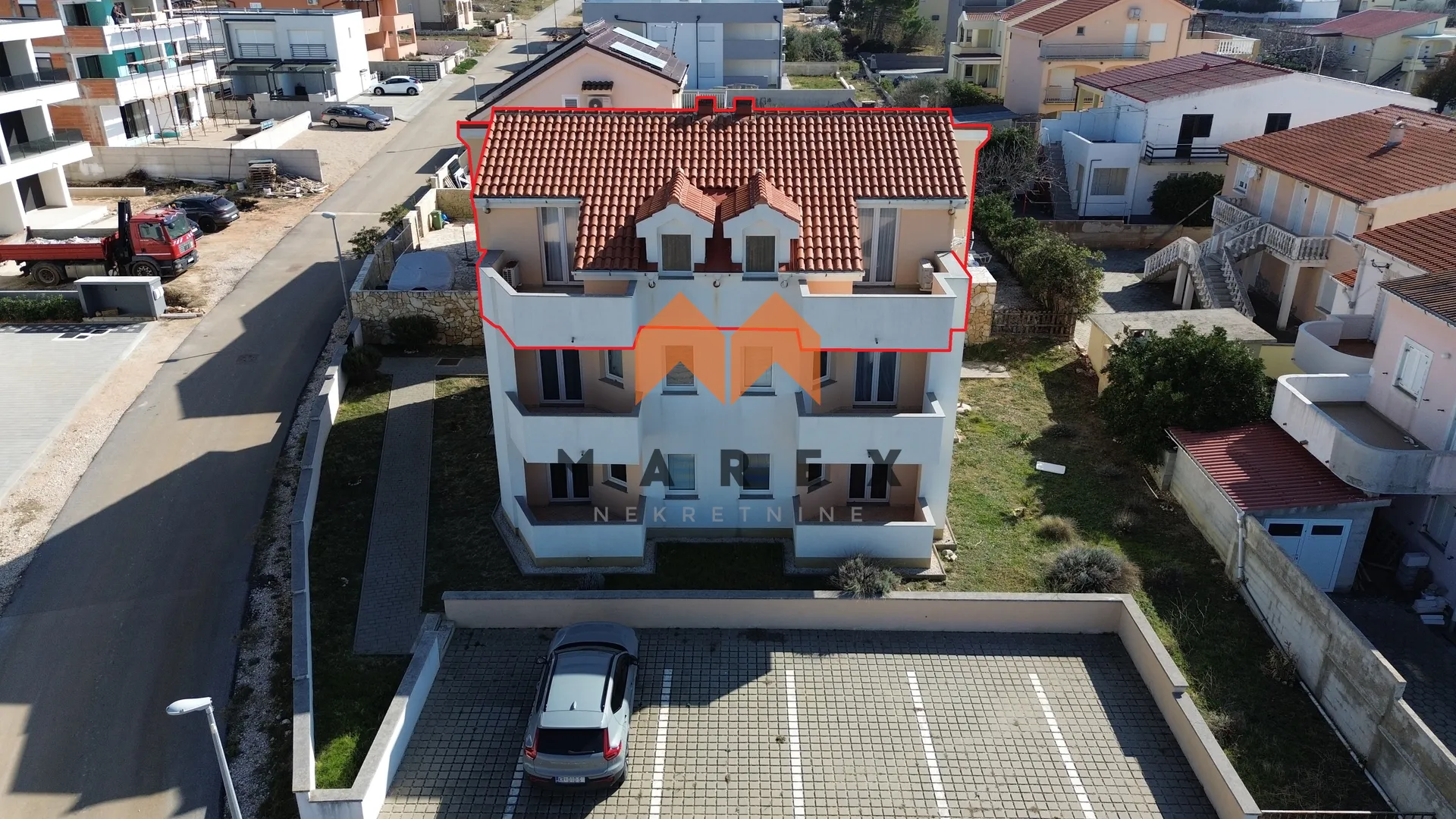 prostrani apartman s pogledom na more u povljani - slika 2