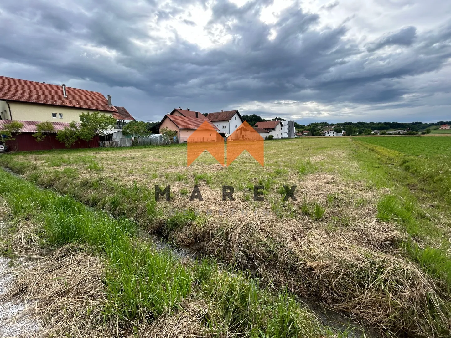 atraktivno građevinsko zemljište 4700m2-v. trgovišće - slika 11