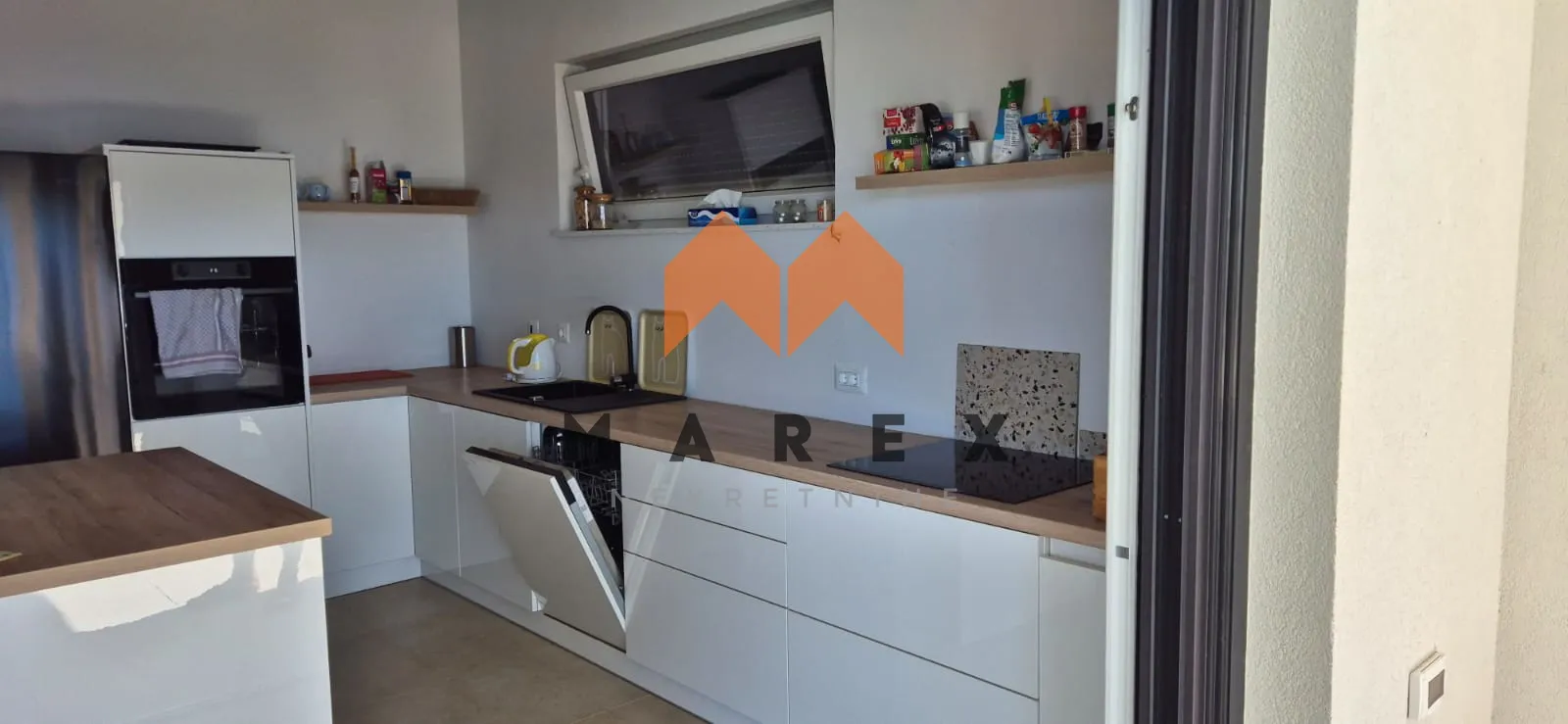 luksuzna novogradnja s bazenom 5 m od mora – dugi otok - slika 9