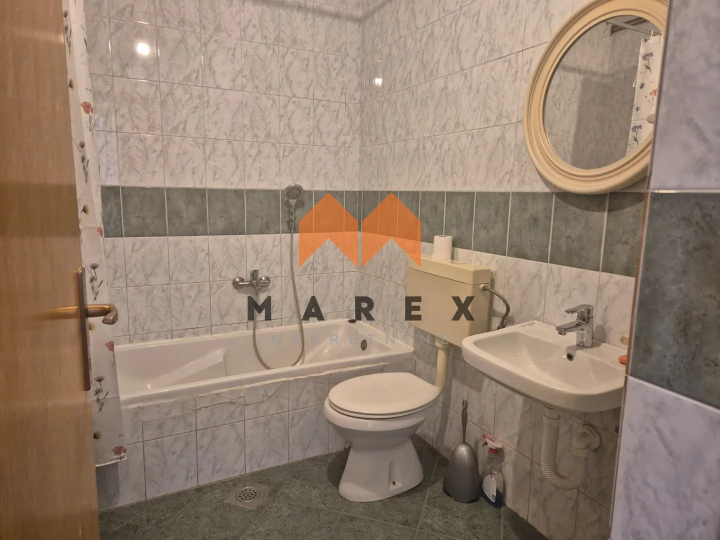 top lokacija-kuća uz more sa 4 apartmana i 1 studio - slika 24