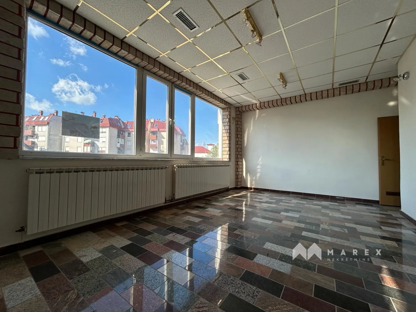 poslovni prostor u centru oroslavja s velikom terasom – 54,70 m² - slika 1