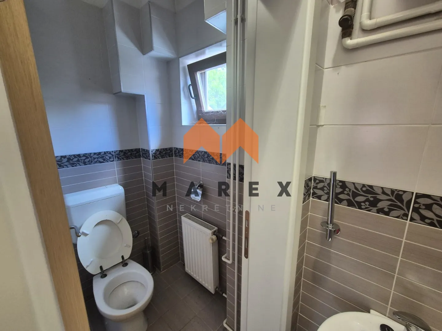poslovan prostor- 70 m2 sa dva sanitarna čvora - slika 7