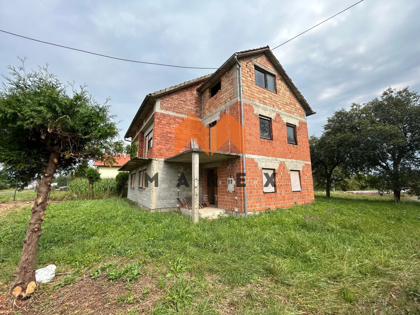 kuća 195m2+poslovna zgrada 340m2+drvena kuća 45m2 - slika 13
