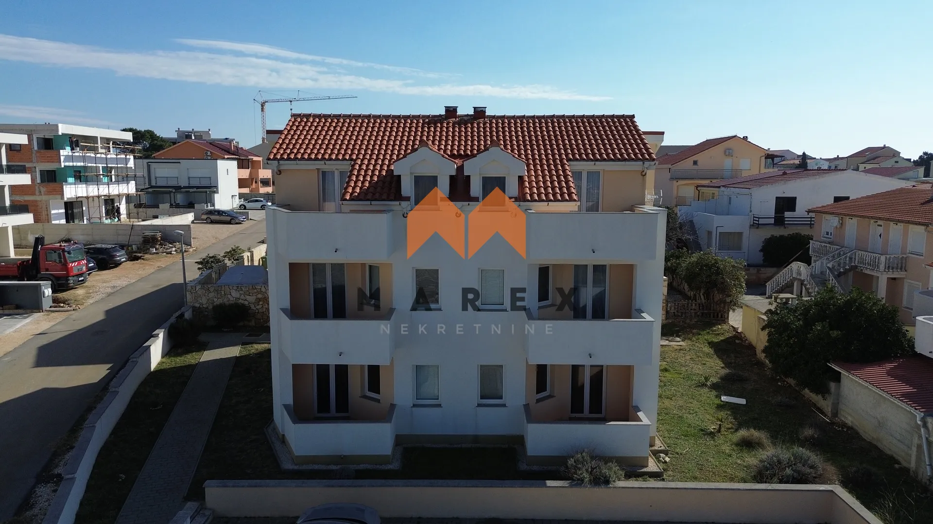 prostrani apartman s pogledom na more u povljani - slika 3