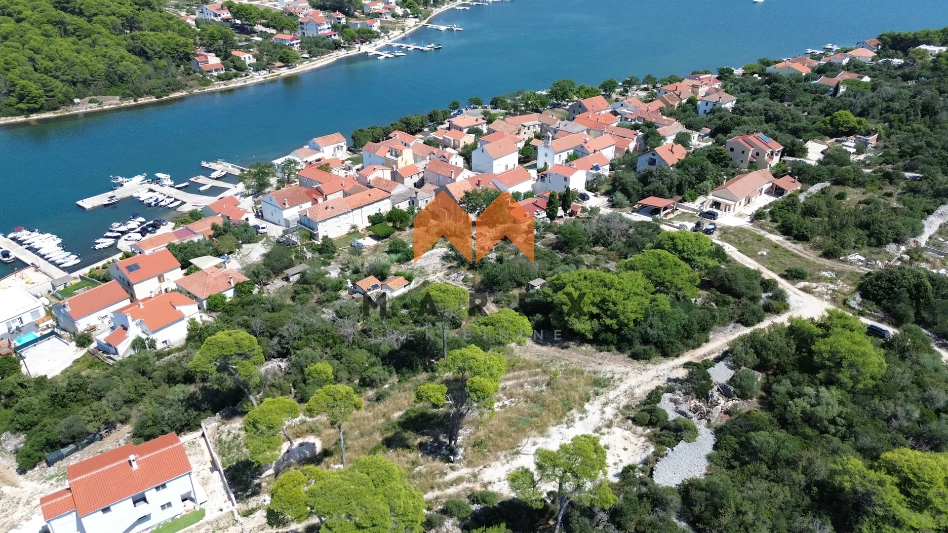 građevinsko zemljište veli rat 479 m2 - slika 8