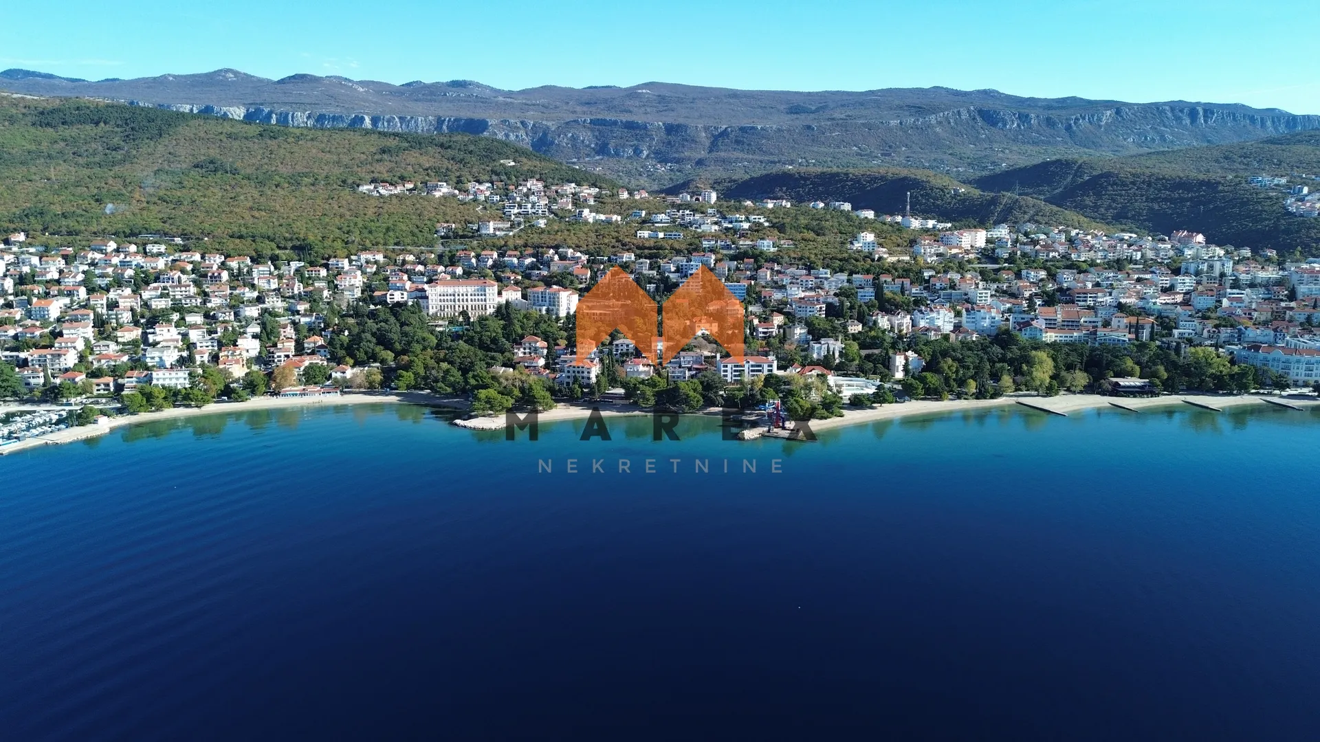 vila na ekskluzivnoj lokaciji - slika 13