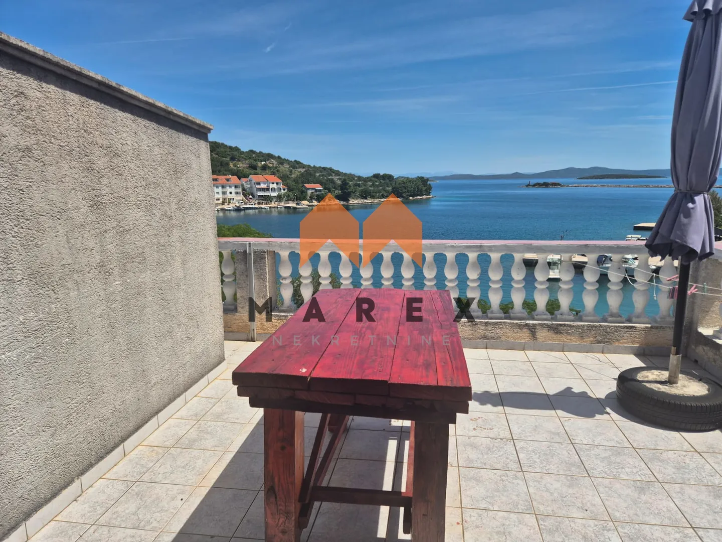 top lokacija-kuća uz more sa 4 apartmana i 1 studio - slika 6