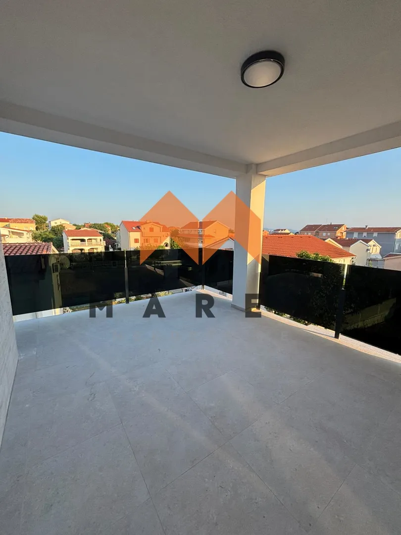 apartman privlaka, novogradnja, luksuzno - slika 9