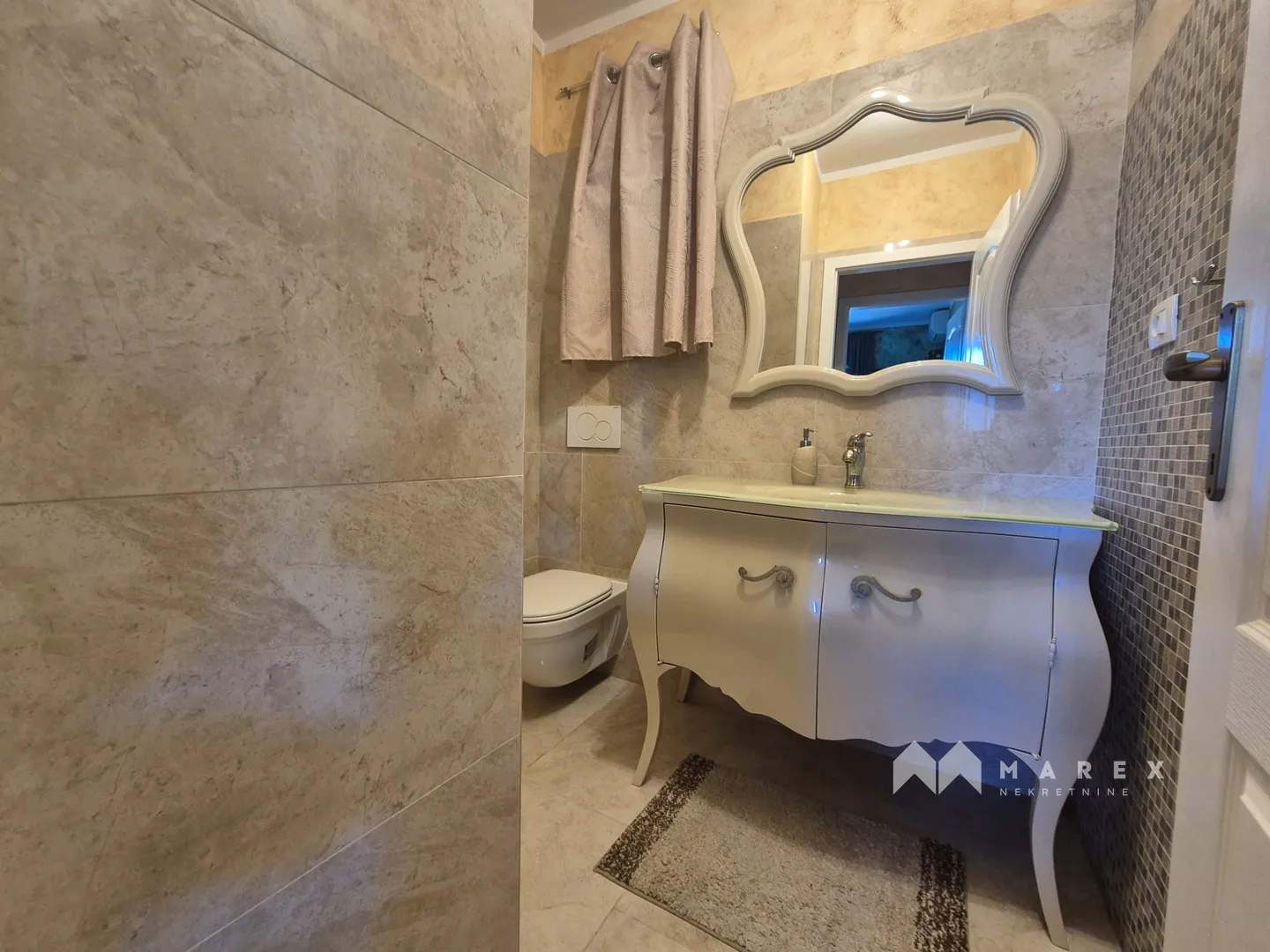 atraktivna kuća luka 114 m2,na samom moru - slika 27