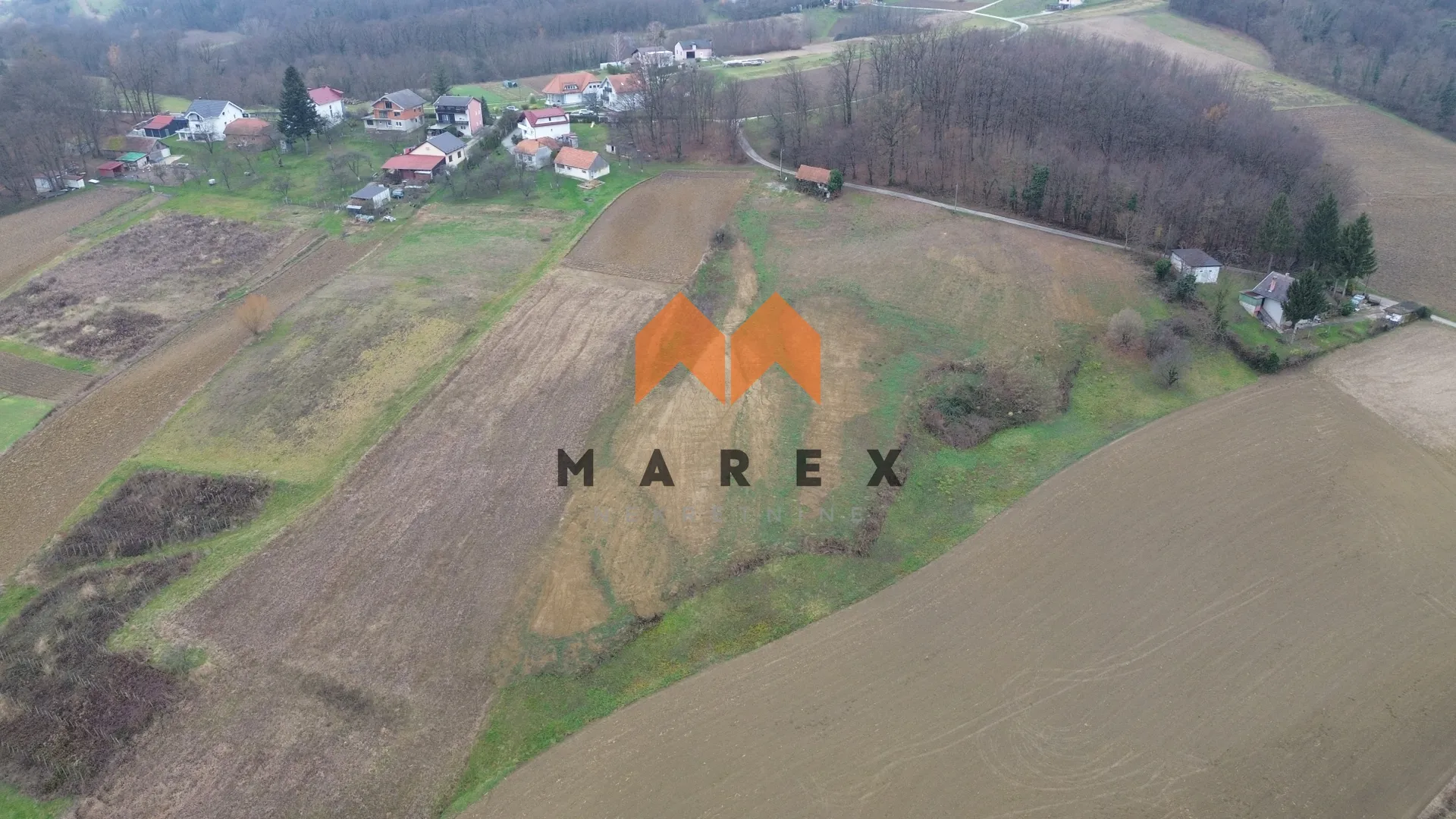 zemljište 10174m2 sa idejnim projektom - slika 10