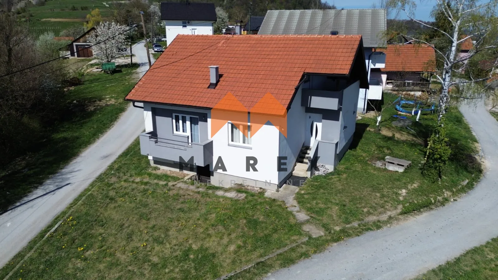 RENOVIRANA KUĆA 140 m2 + VELIKA OKUĆNICA – PUTKOVEC, BLIZINA KRAPINE - Putkovec, Đurmanec