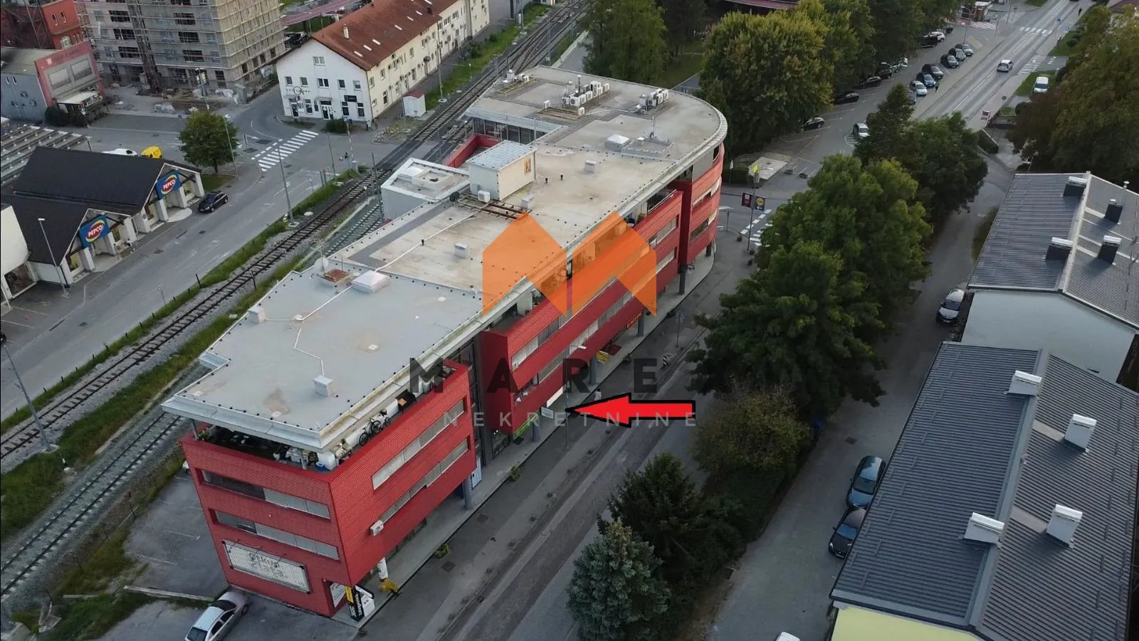 najam uličnog lokala 58m2 - zabok - slika 8