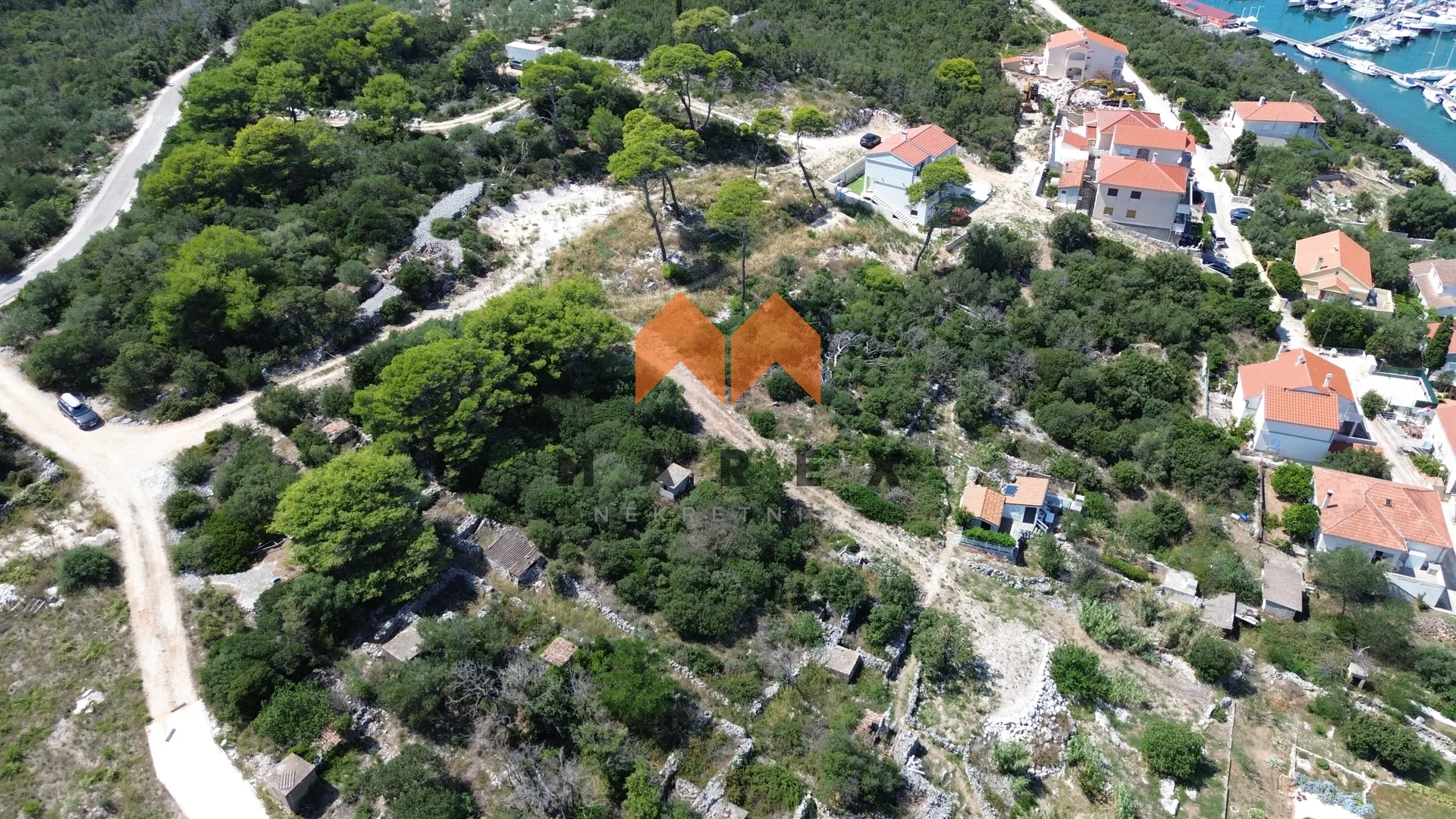 građevinsko zemljište veli rat 520 m2 - slika 2