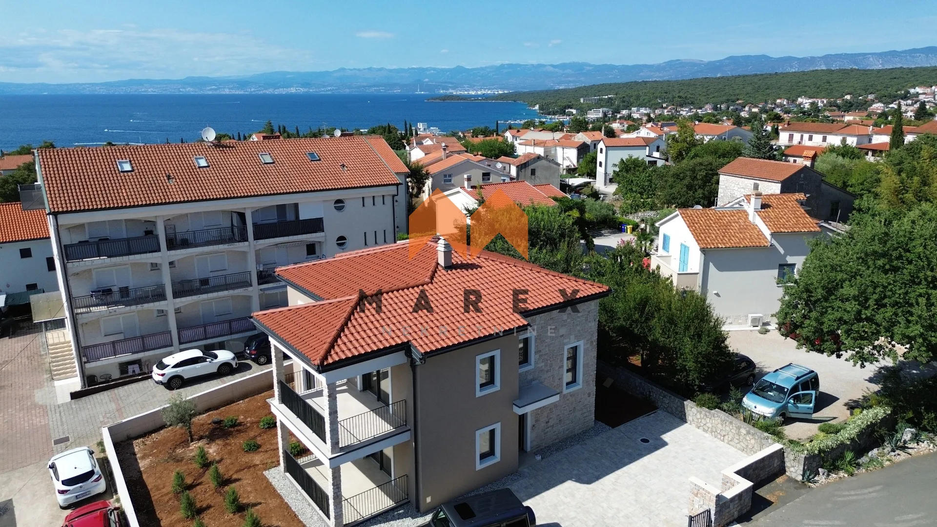 luksuzna novogradnja sa dva stana ,malinska - slika 3