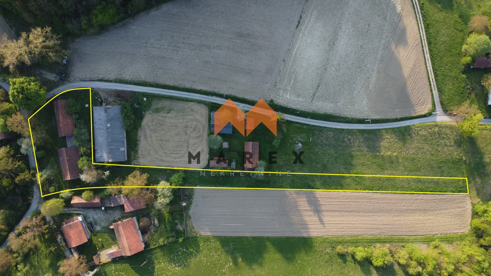 kuća 100 m2 + gospodarski objekt na parceli 2910 m2 - luka - slika 5