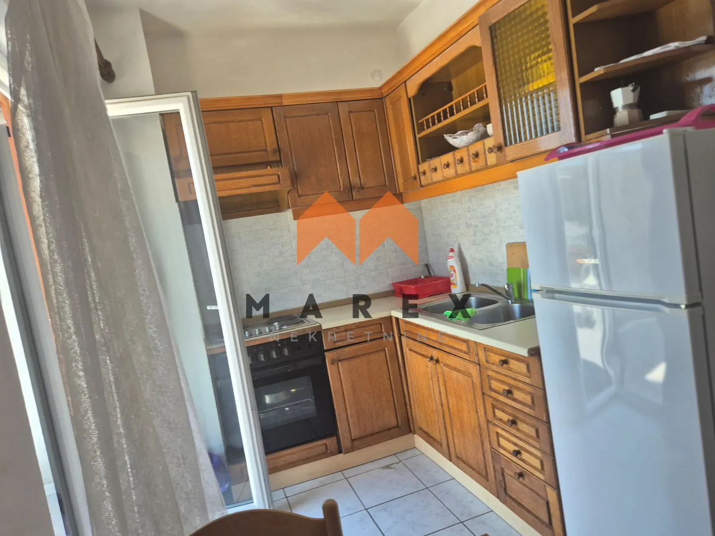 top lokacija-kuća uz more sa 4 apartmana i 1 studio - slika 14