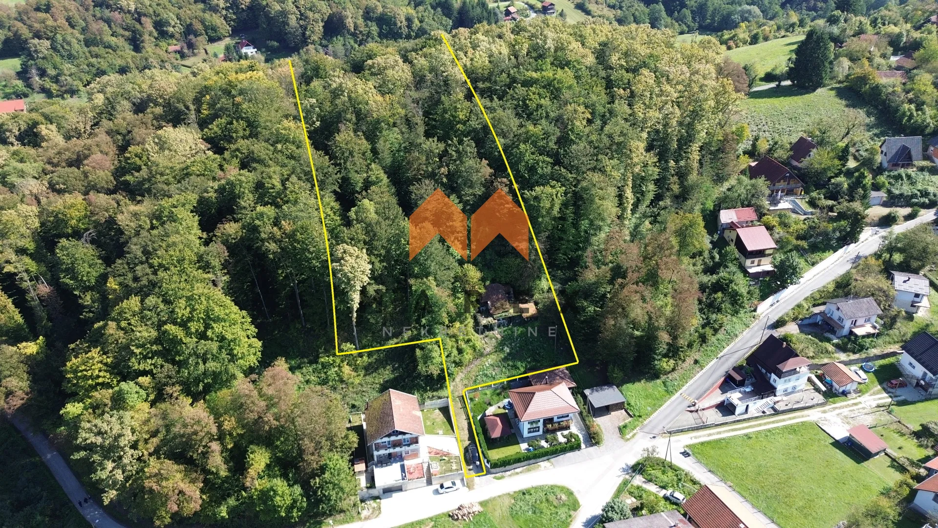 STUBIČKE TOPLICE – OBJEKAT SA 9958 m2 ZEMLJIŠTA