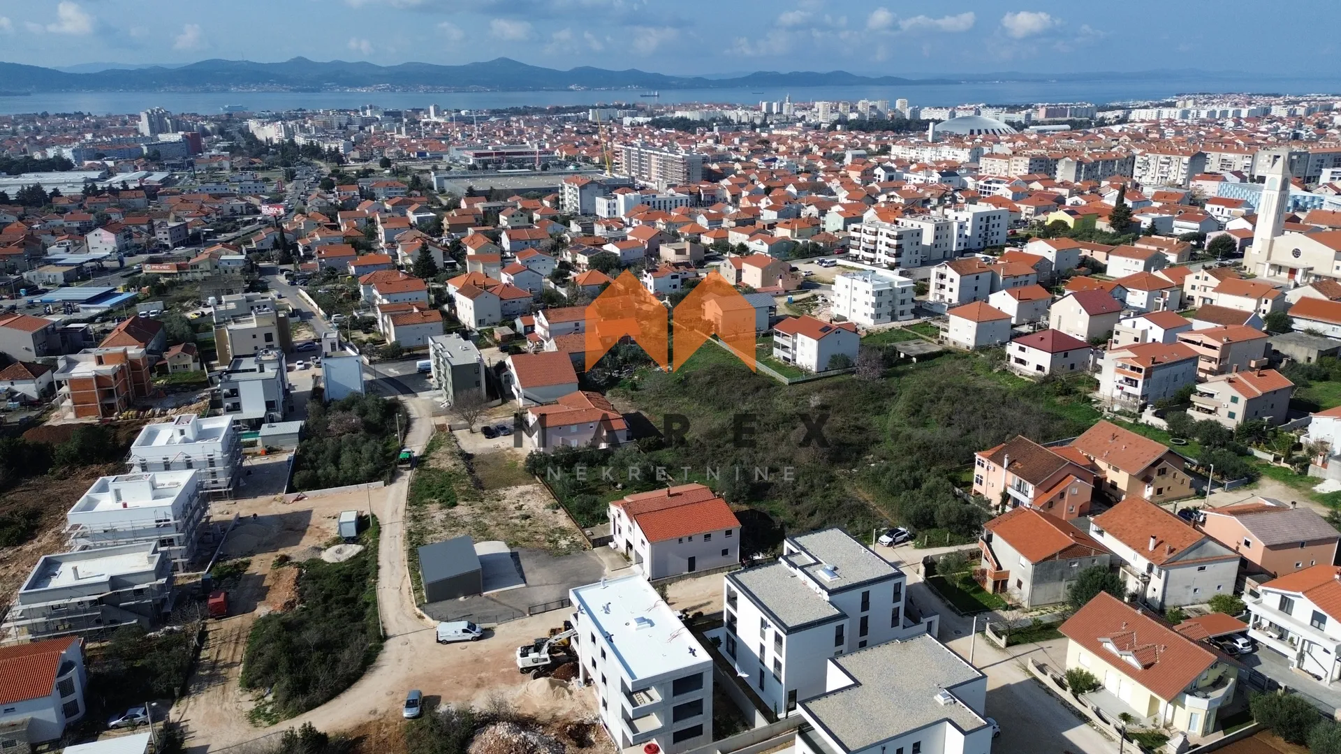 ekskluzivan stan sa privat okućnicom i 2 parkirna mjesta,3s+db,110 m2 - slika 3