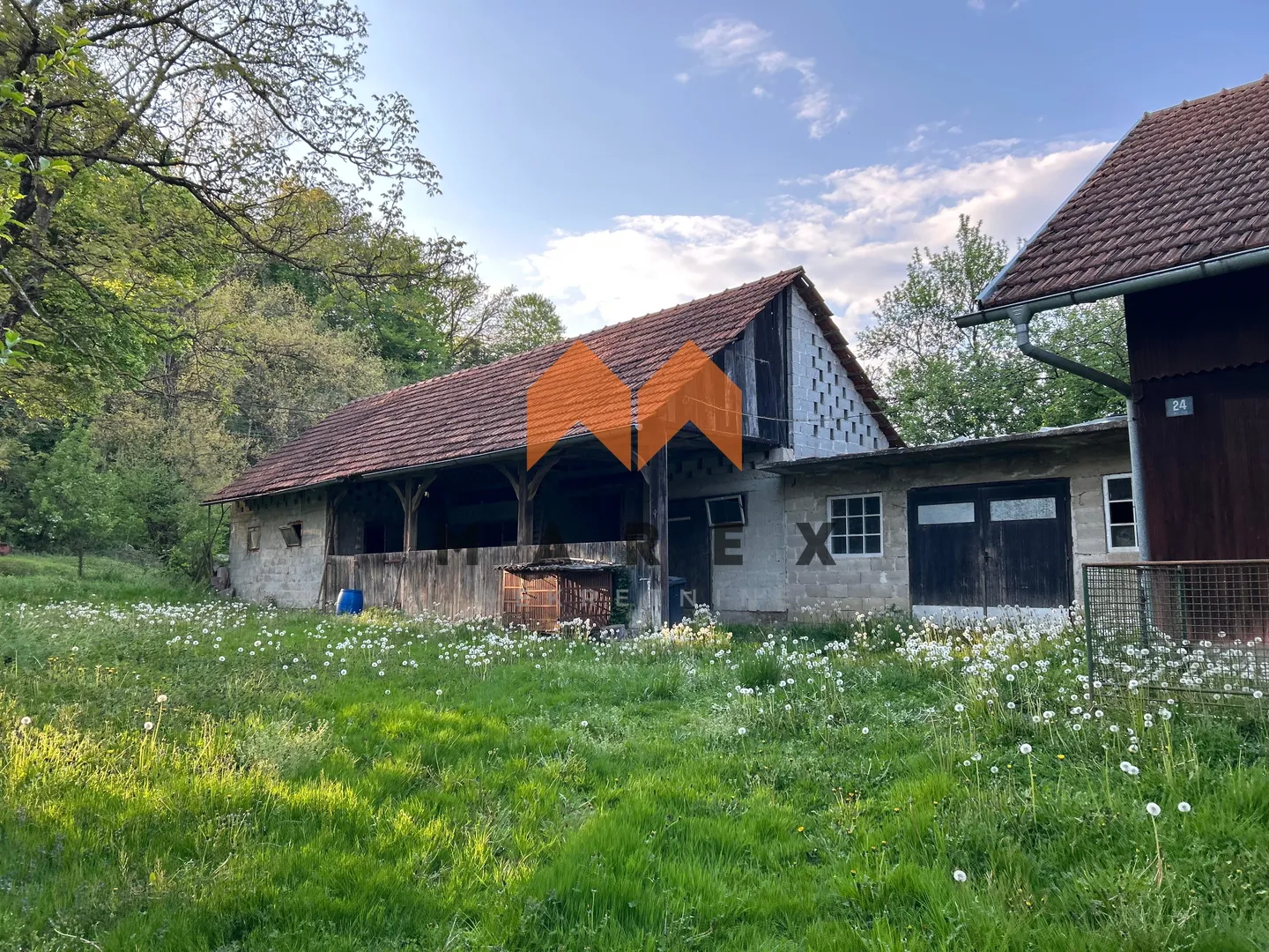 kuća 100 m2 + gospodarski objekt na parceli 2910 m2 - luka - slika 10