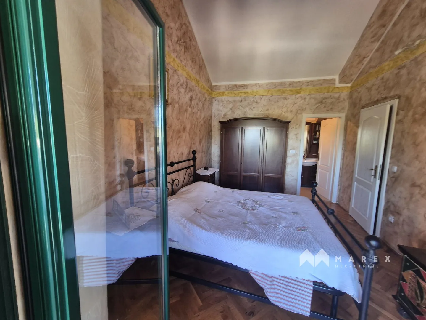 atraktivna kuća luka 114 m2,na samom moru - slika 19