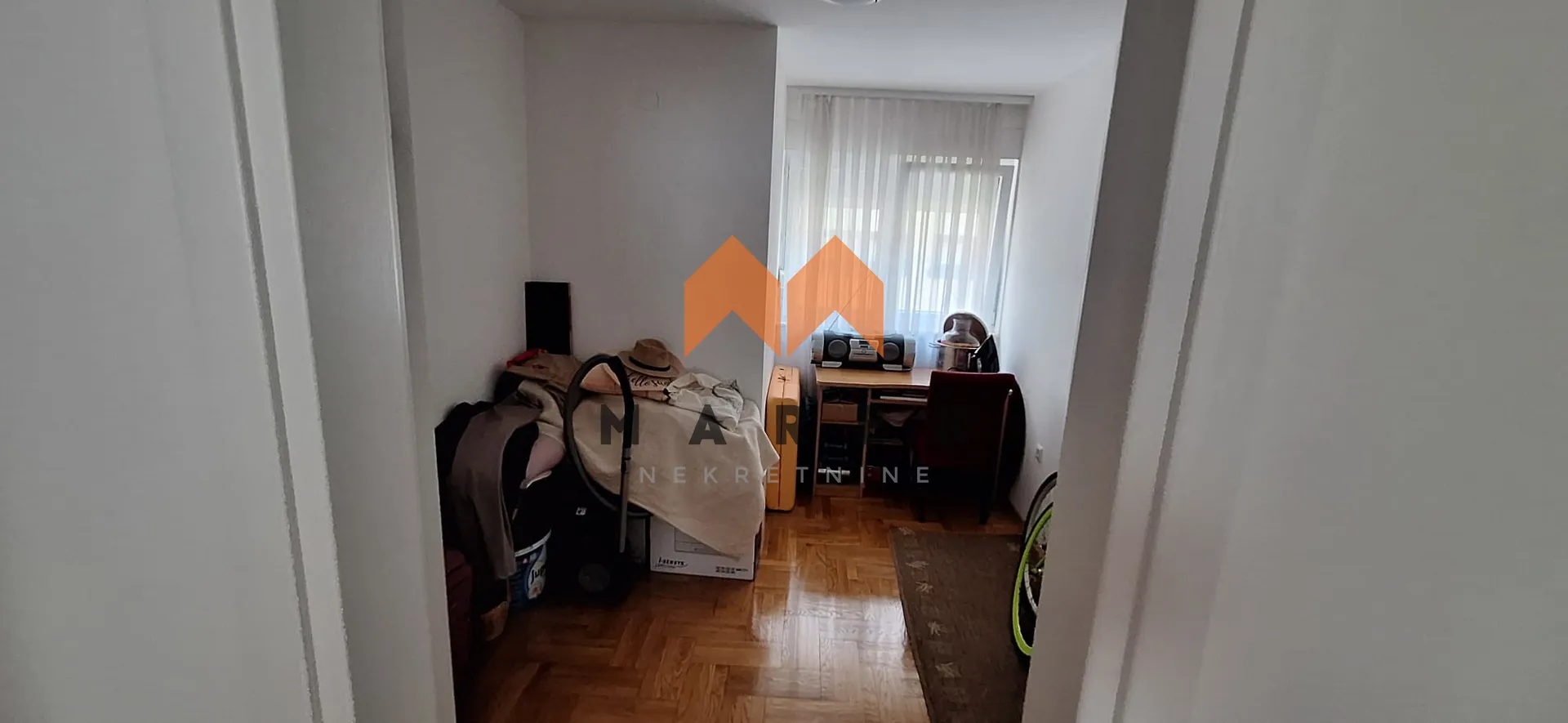 prostran stan na boriku -uselite odmah - slika 10