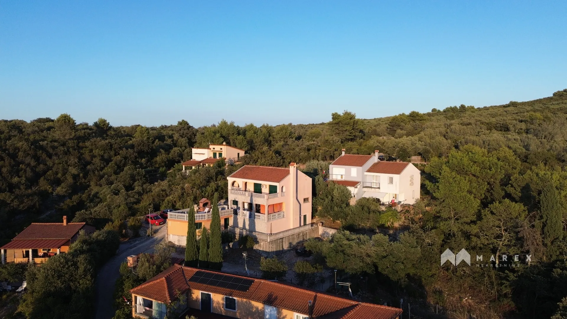 atraktivna kuća luka 114 m2,na samom moru - slika 3