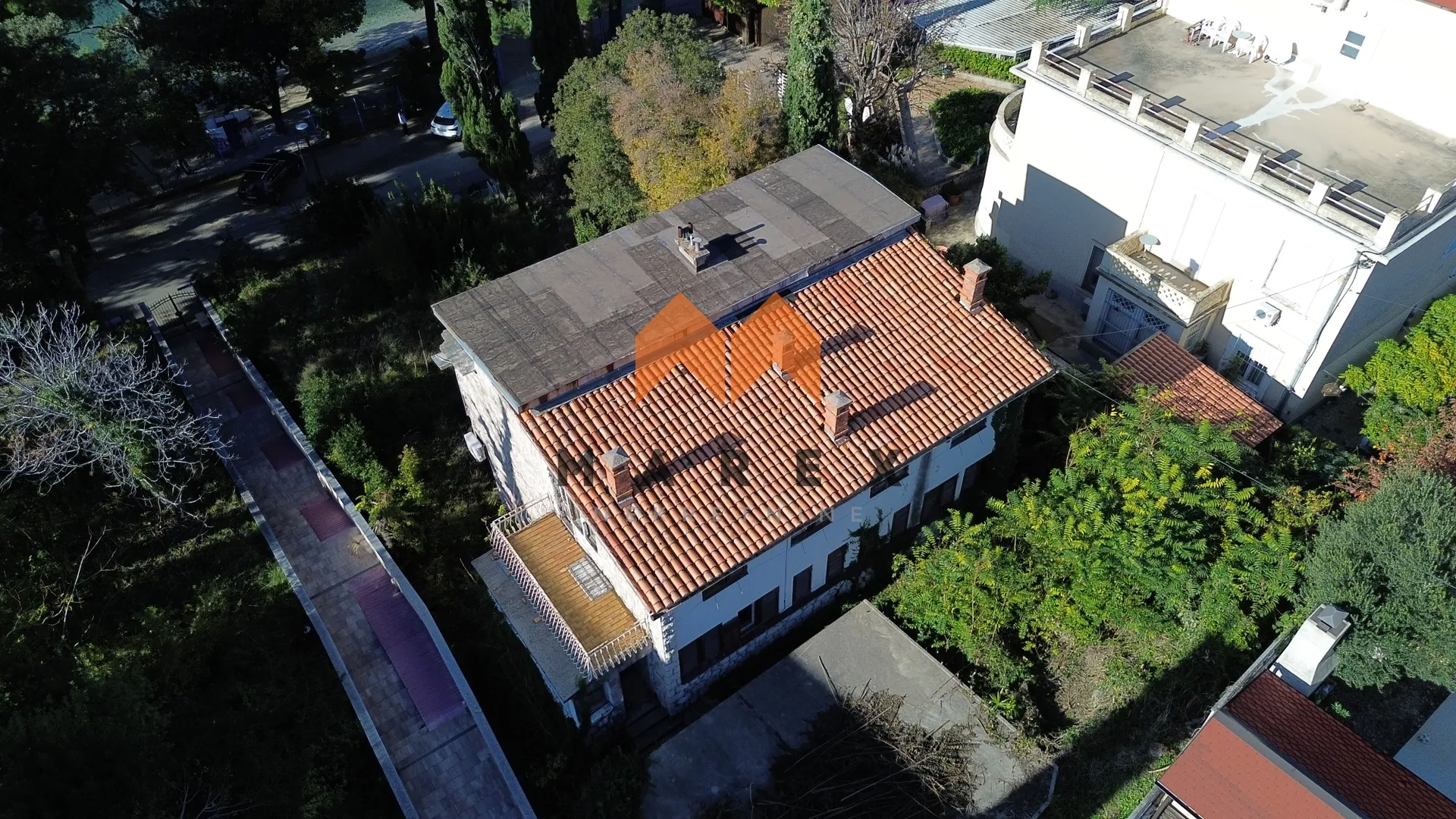 vila na ekskluzivnoj lokaciji - slika 21