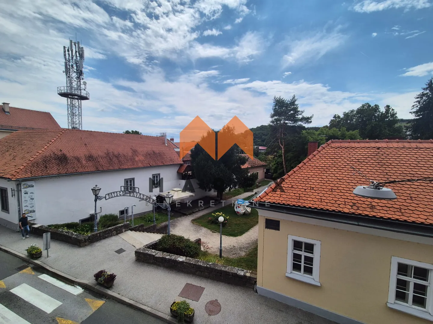 poslovan prostor- 70 m2 sa dva sanitarna čvora - slika 10