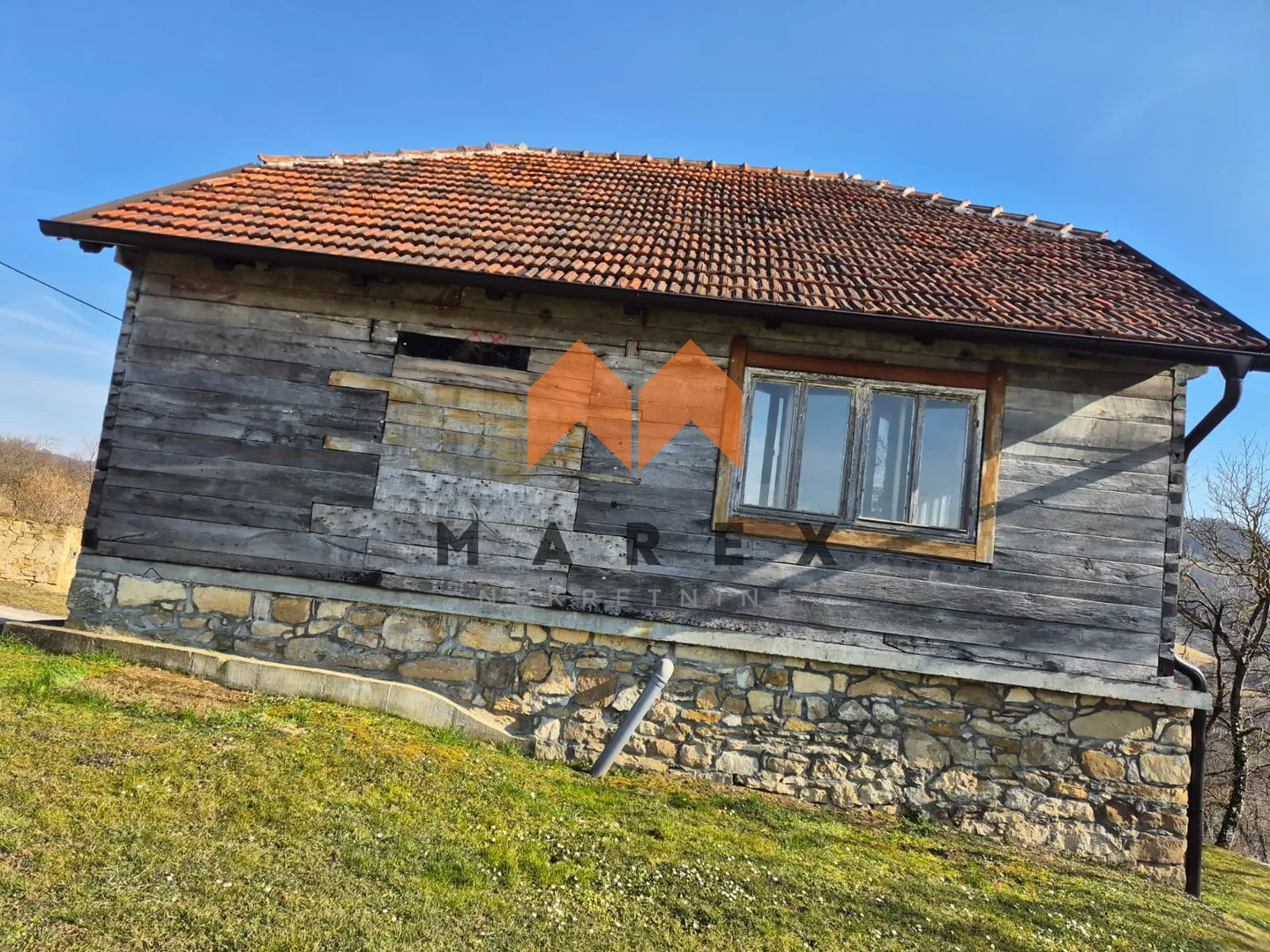 prekrasna kameno drvena kuća - slika 10