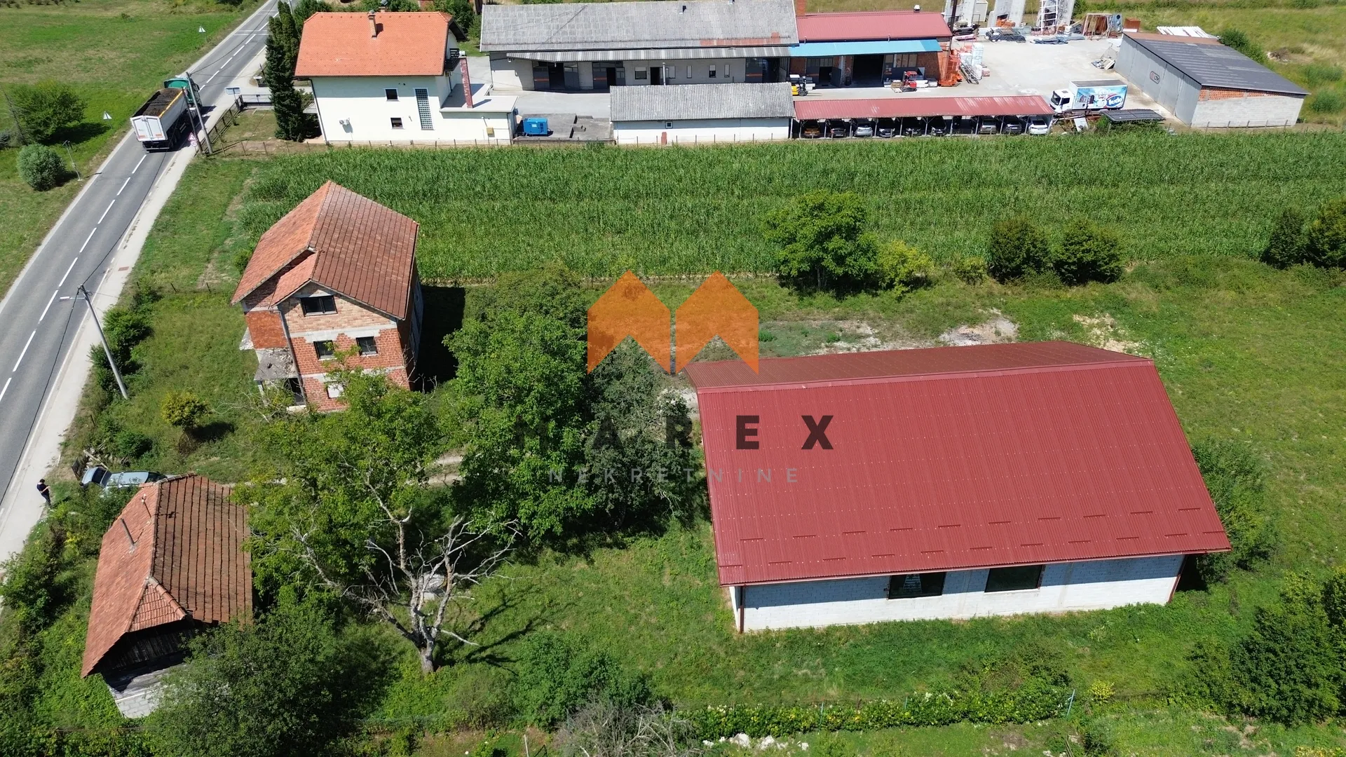 kuća 195m2+poslovna zgrada 340m2+drvena kuća 45m2 - slika 8