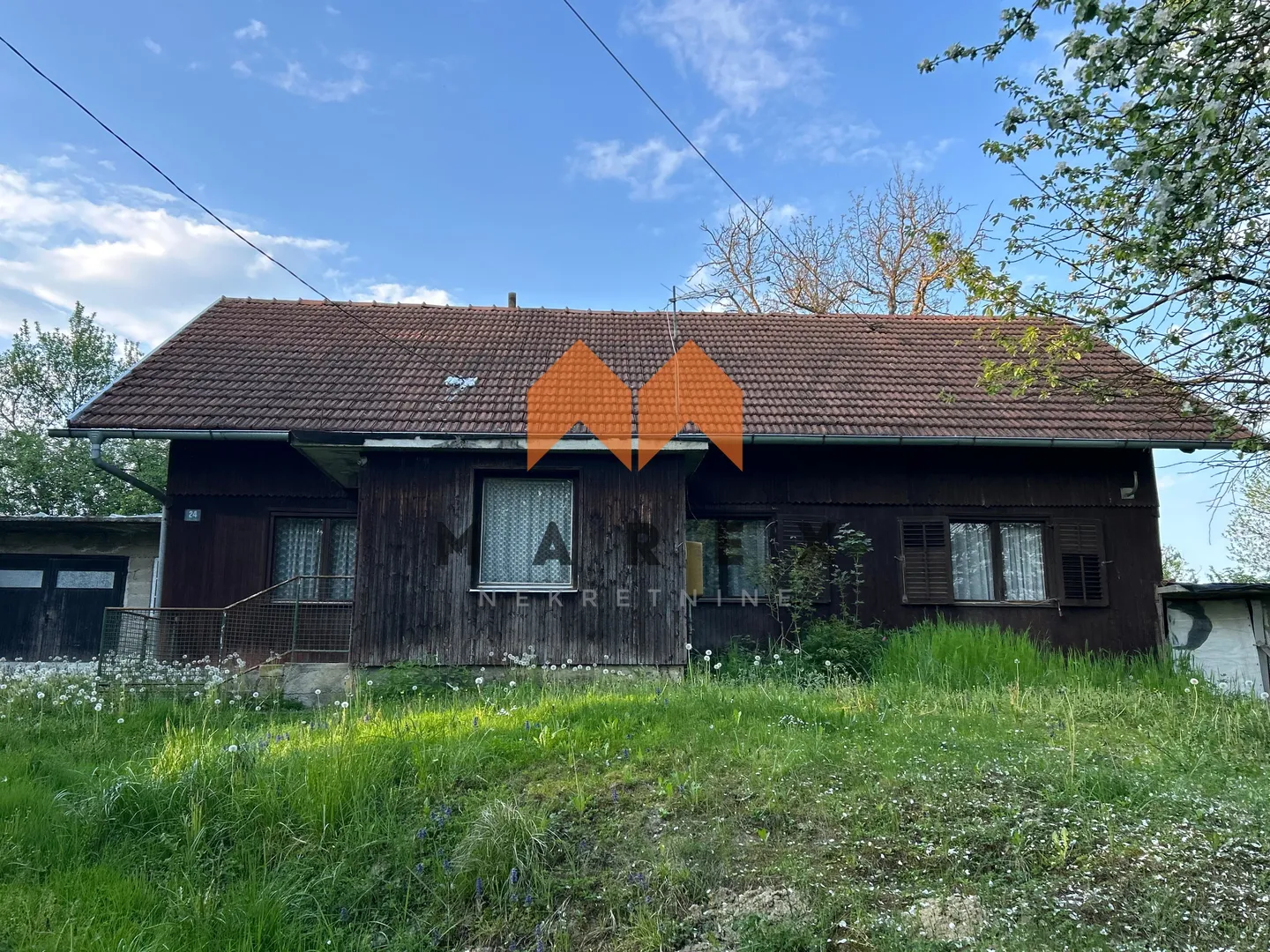 kuća 100 m2 + gospodarski objekt na parceli 2910 m2 - luka - slika 8