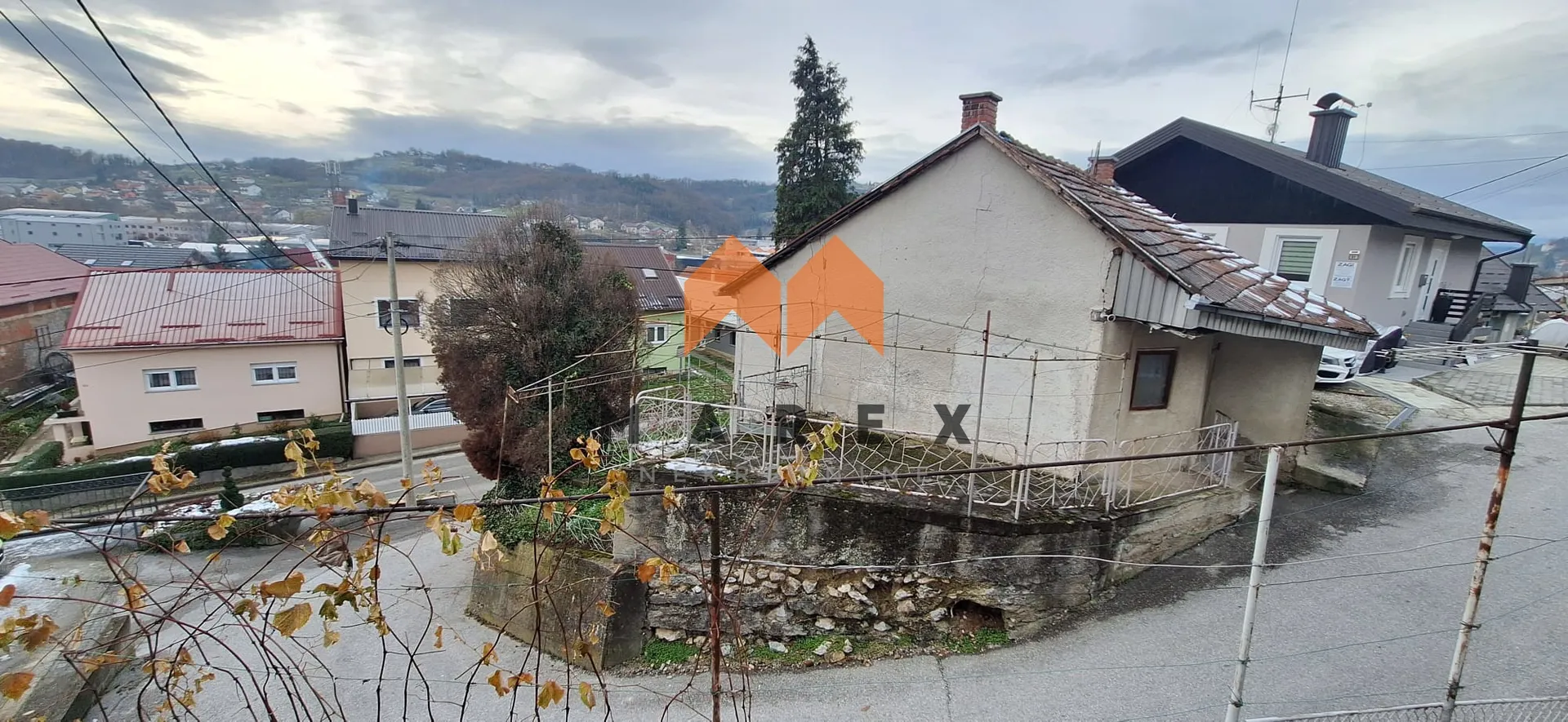 povoljno - kuća - centar krapina - slika 10