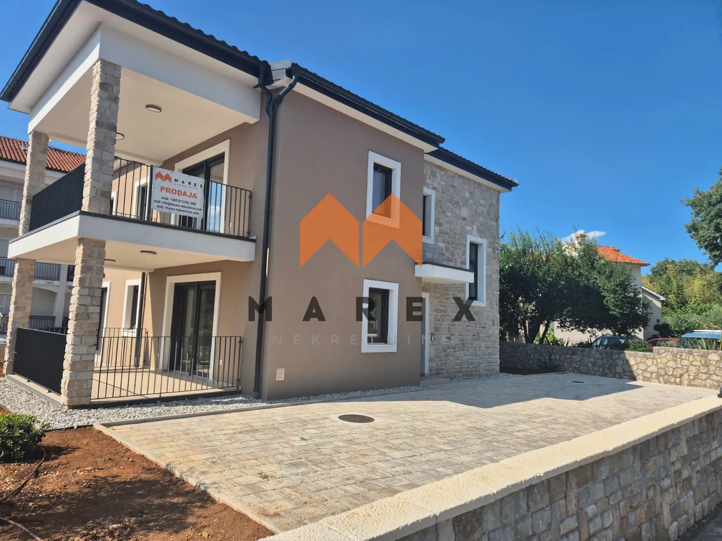 luksuzna novogradnja sa dva stana ,malinska - slika 9