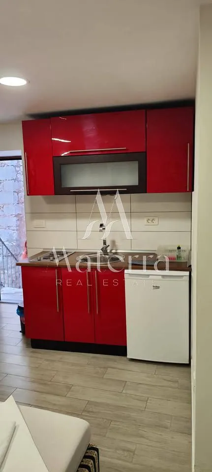 tisno - kamena kuća, 50 m od mora p = 50 m2 - slika 9