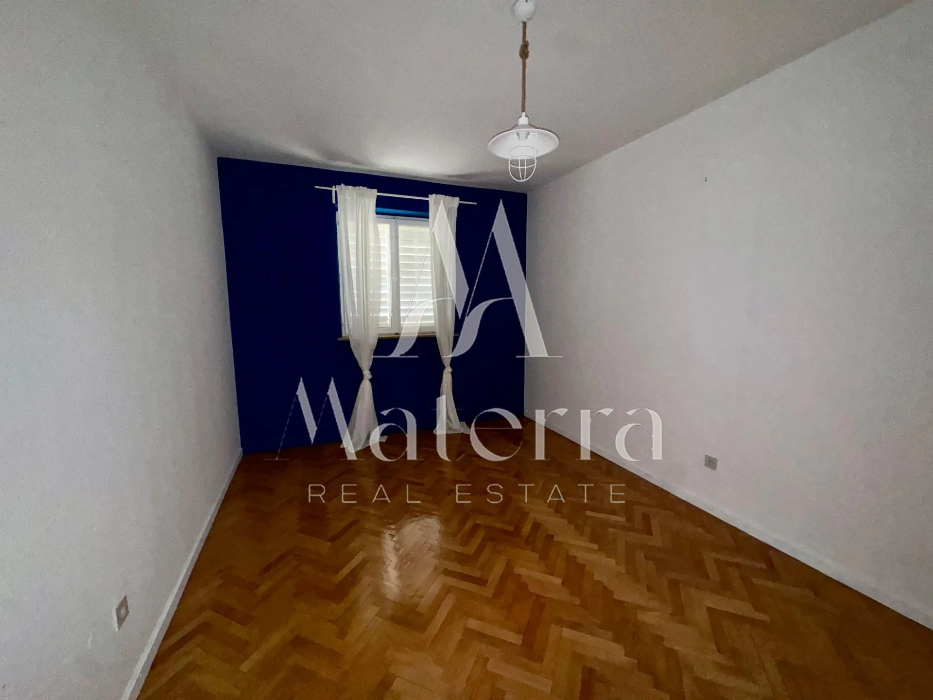 podsolarsko - višestambena kuća p=405 m², parcela=1649 m² - slika 17