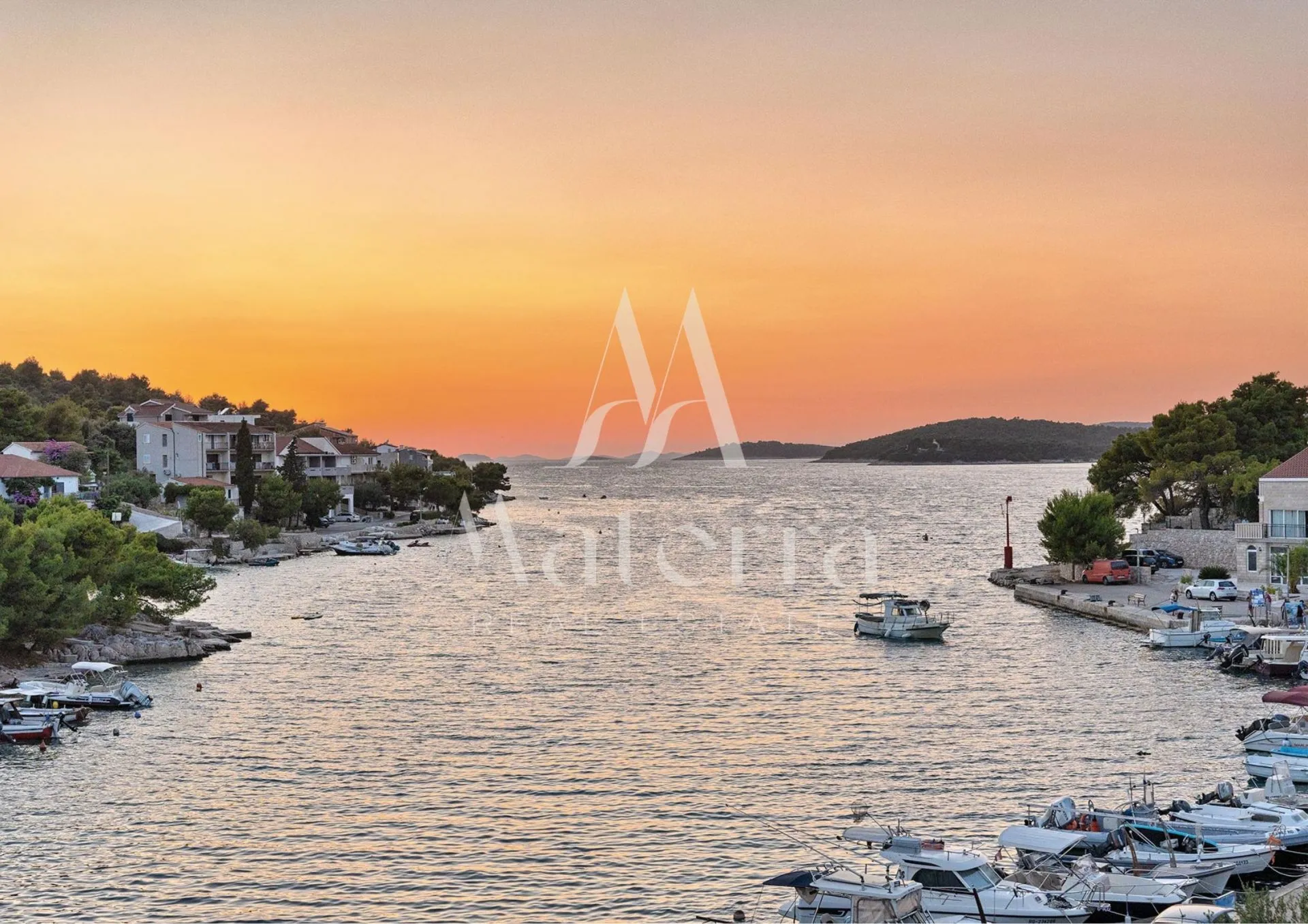 ražanj/prvi red do mora – vila s bazenom - slika 26