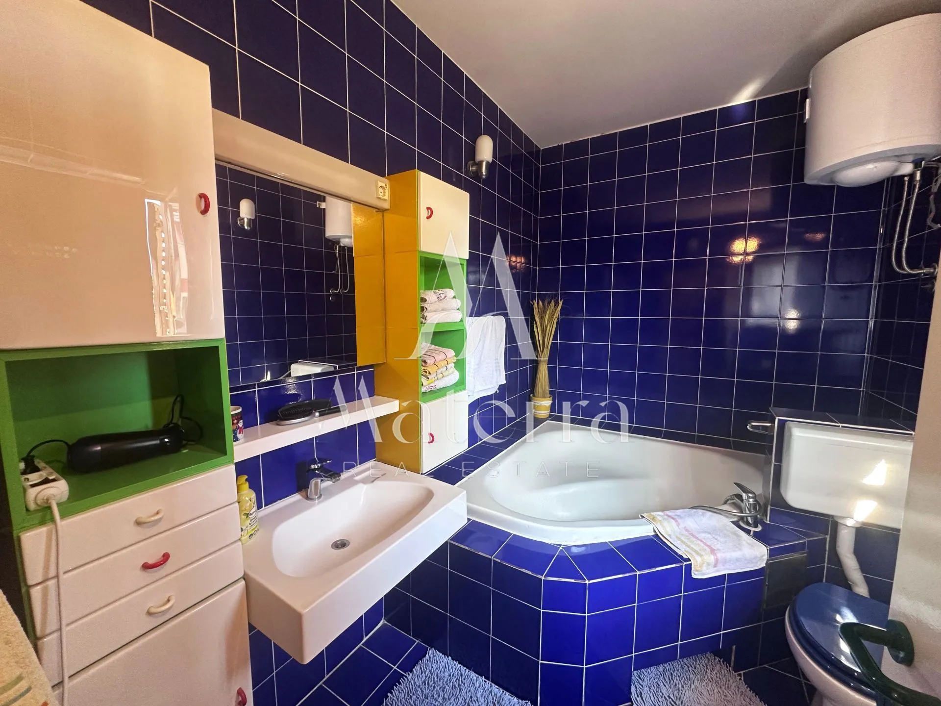 brodarica – kuća 250 m od mora, površina = 454 m² - slika 15