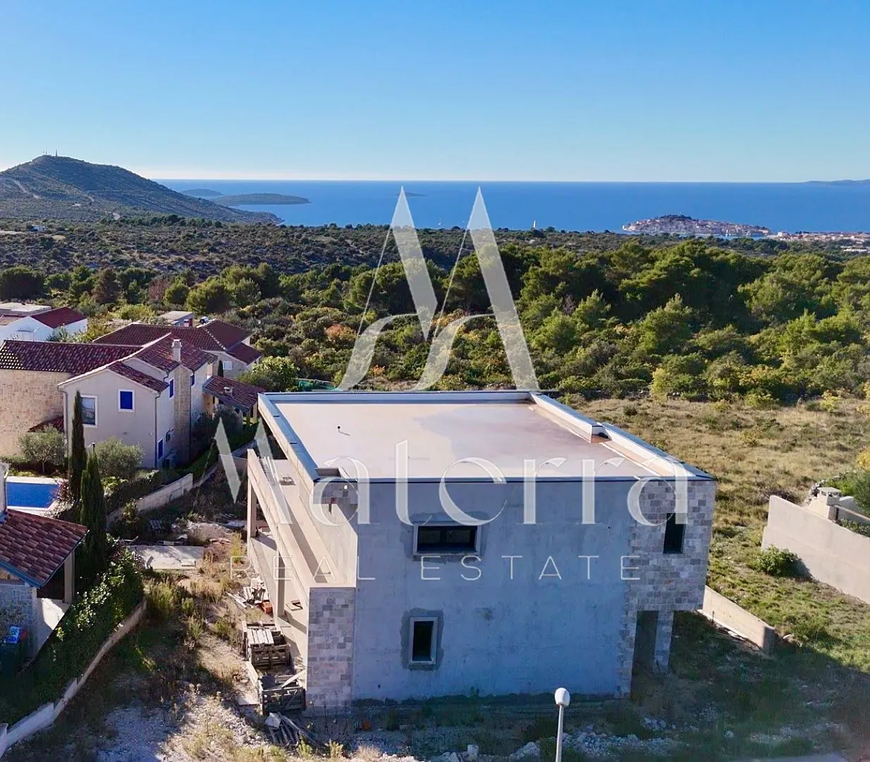 prilika!, vila sa bazenom i pogledom na primošten p = 243,21 m2 - slika 4