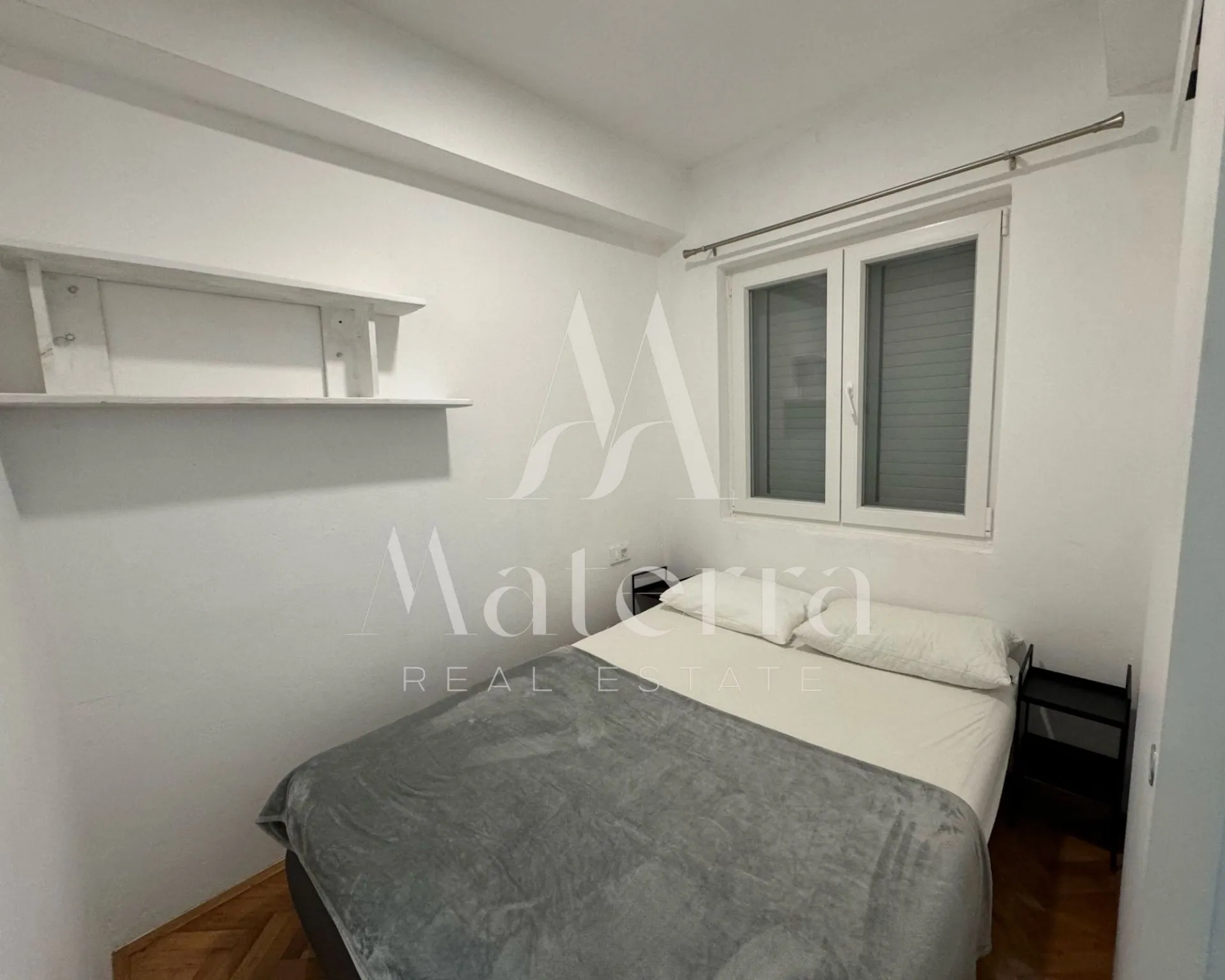 novouređena kuća sa 6 apartmana, plaža 350m - slika 6