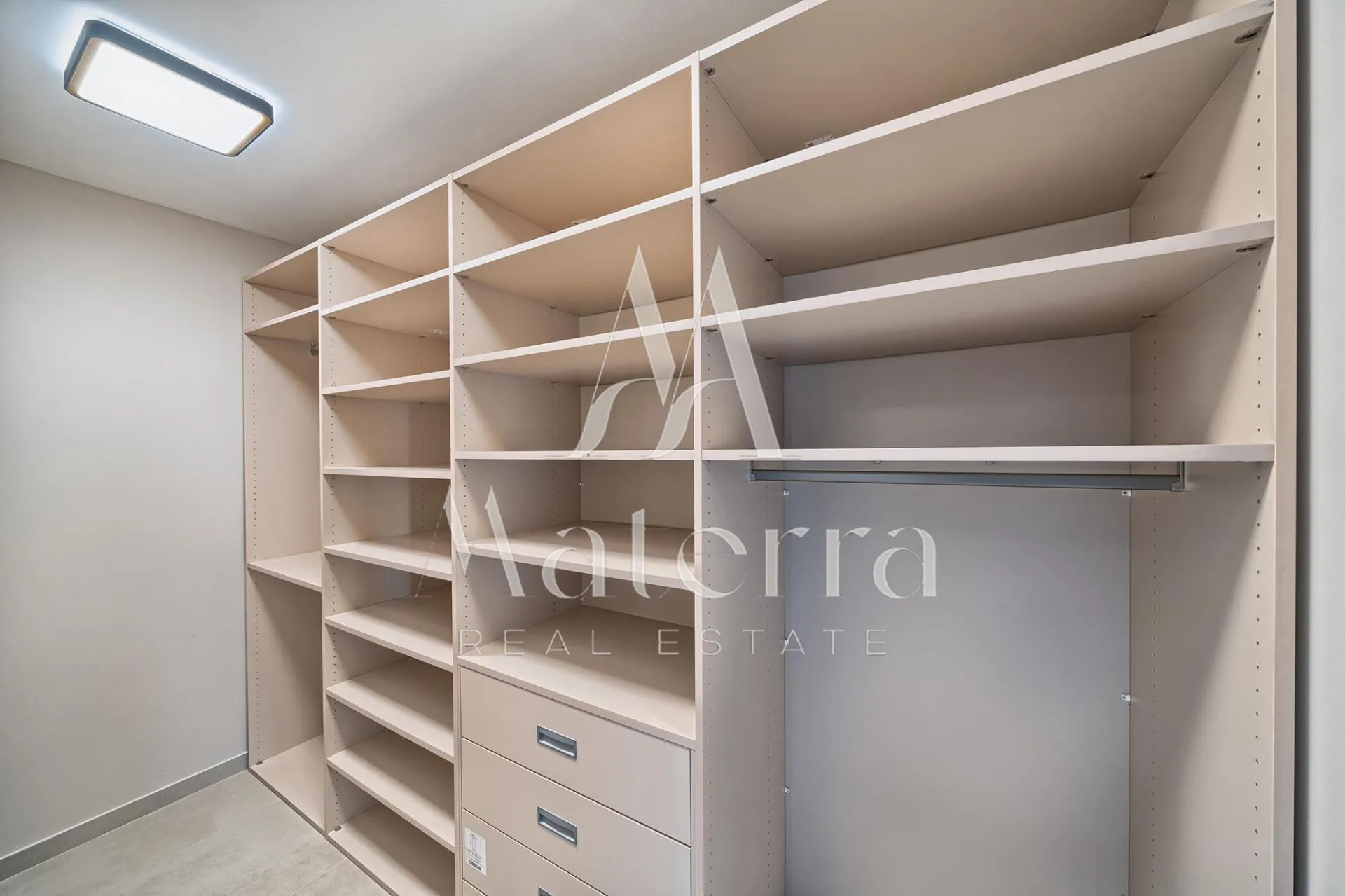 luksuzna vila s pogledom na more – primošten - slika 27